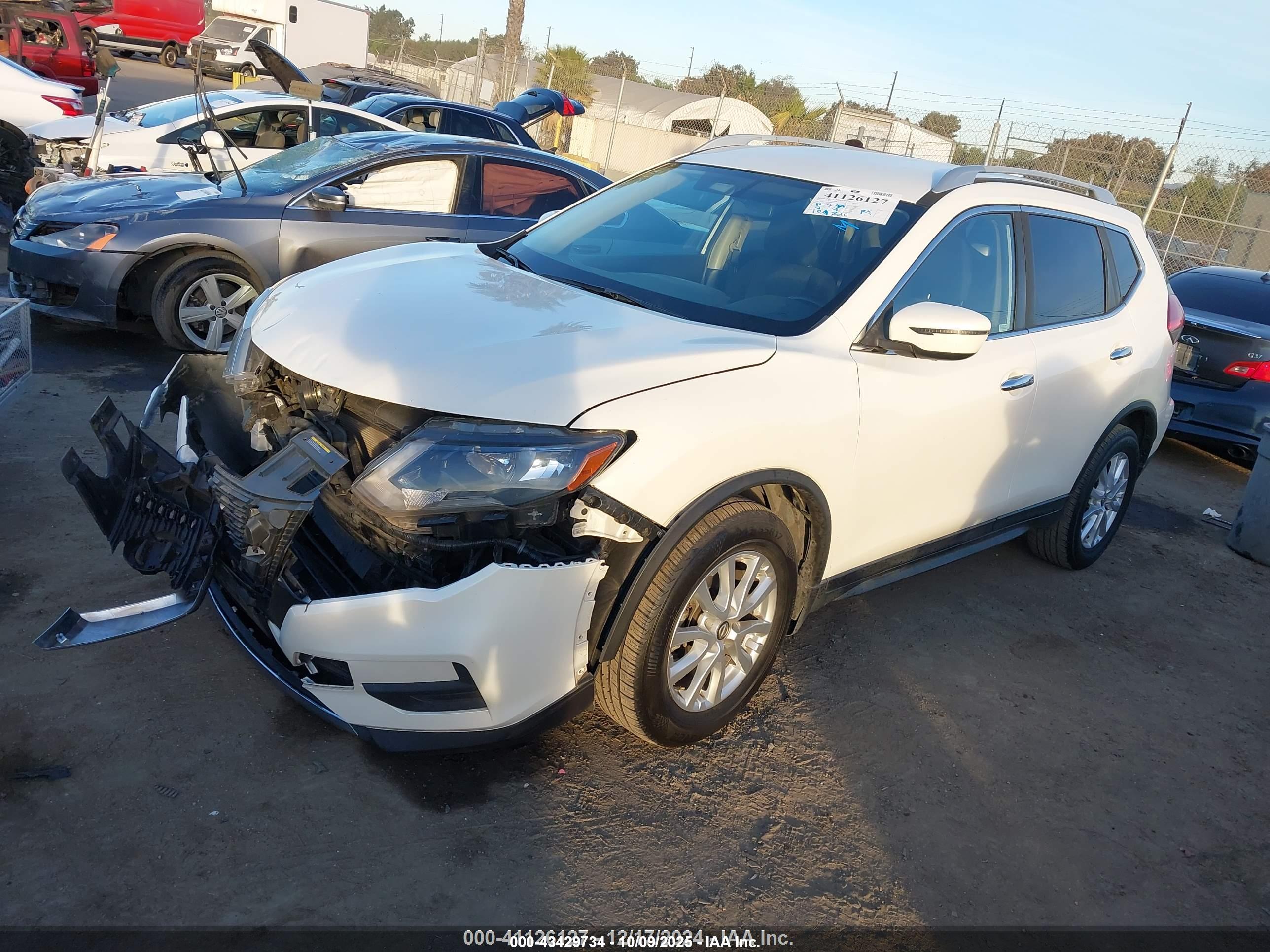 NISSAN ROGUE image 2