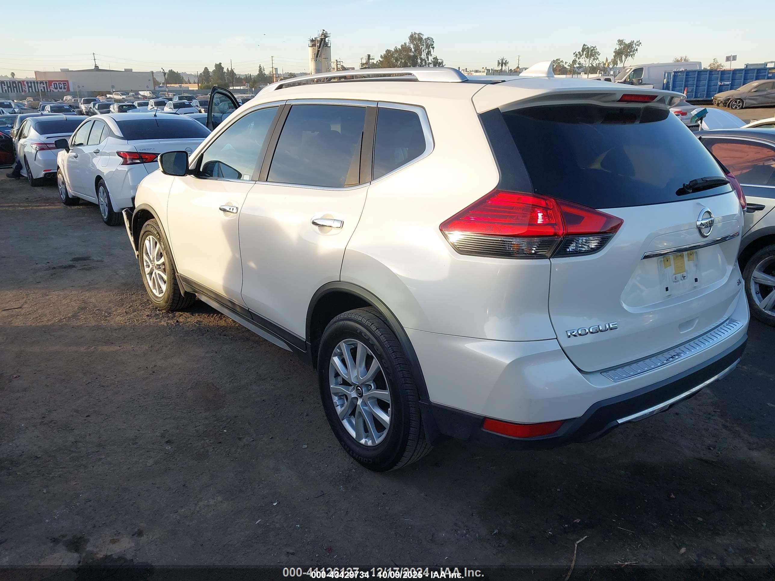 NISSAN ROGUE image 3