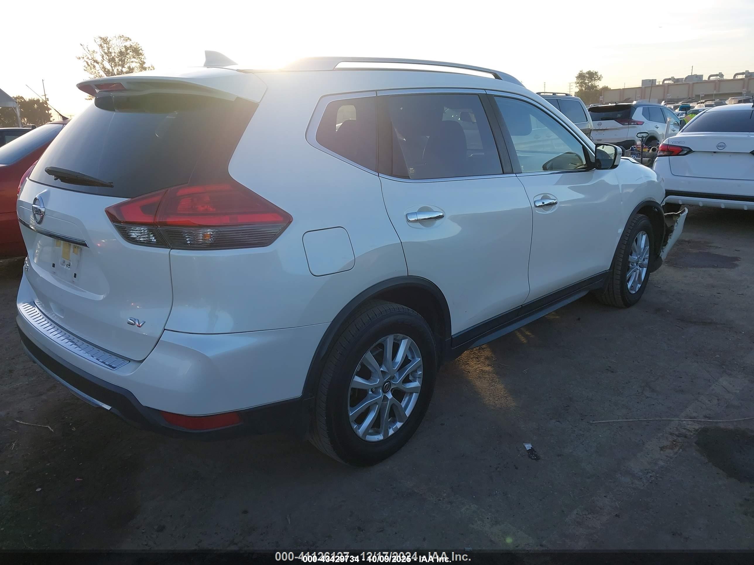 NISSAN ROGUE image 4