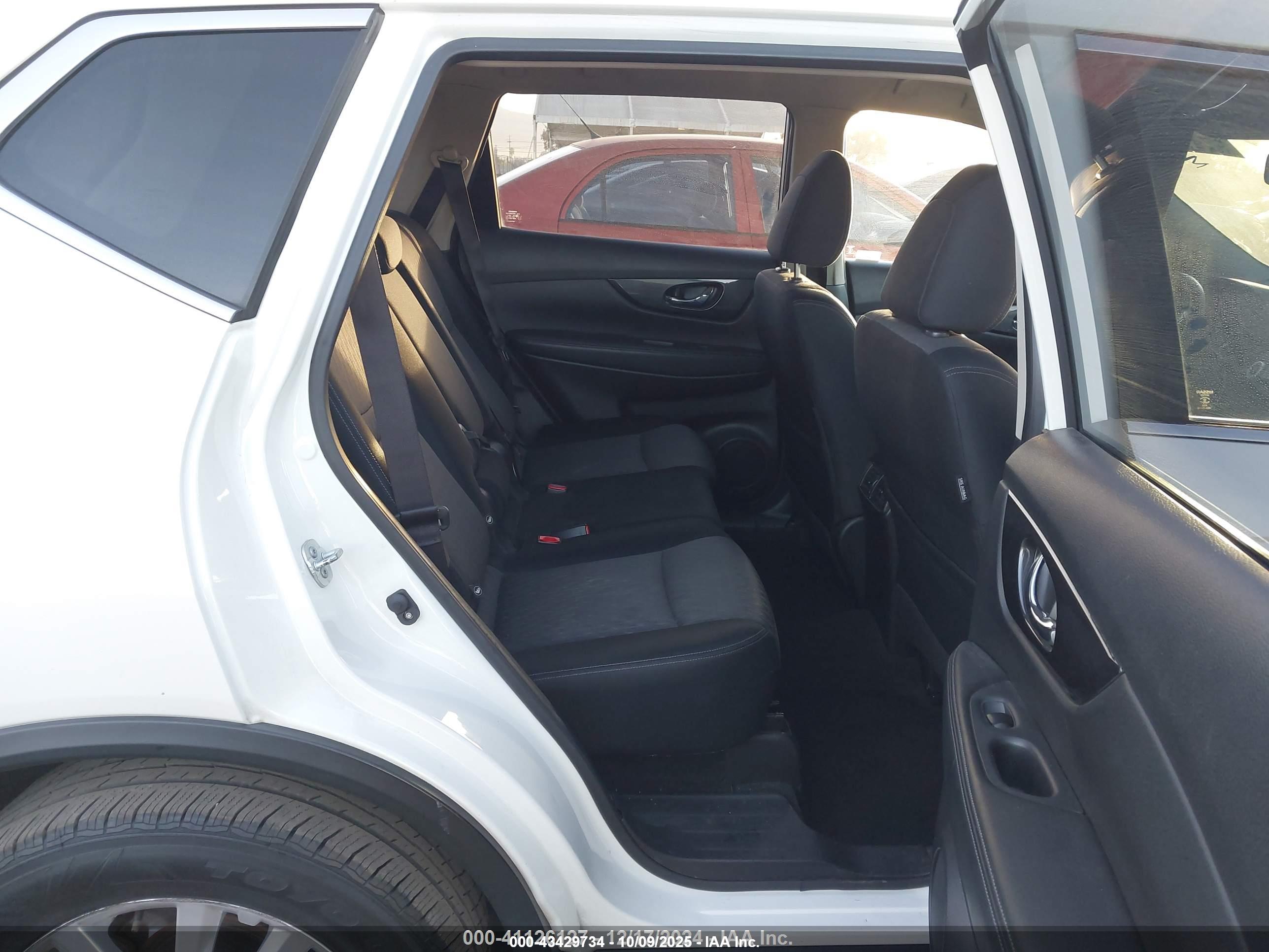 NISSAN ROGUE image 8