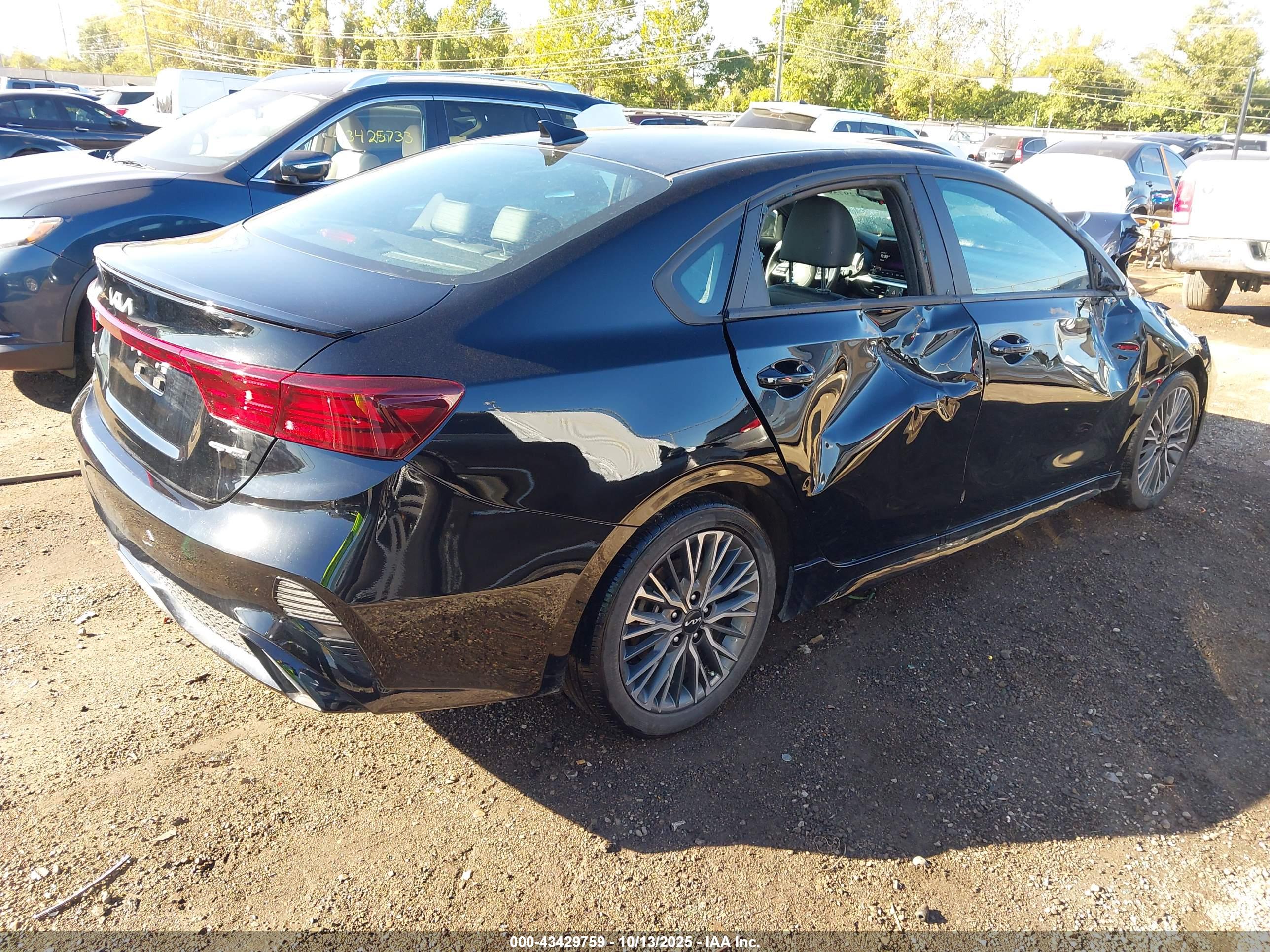 KIA FORTE image 4