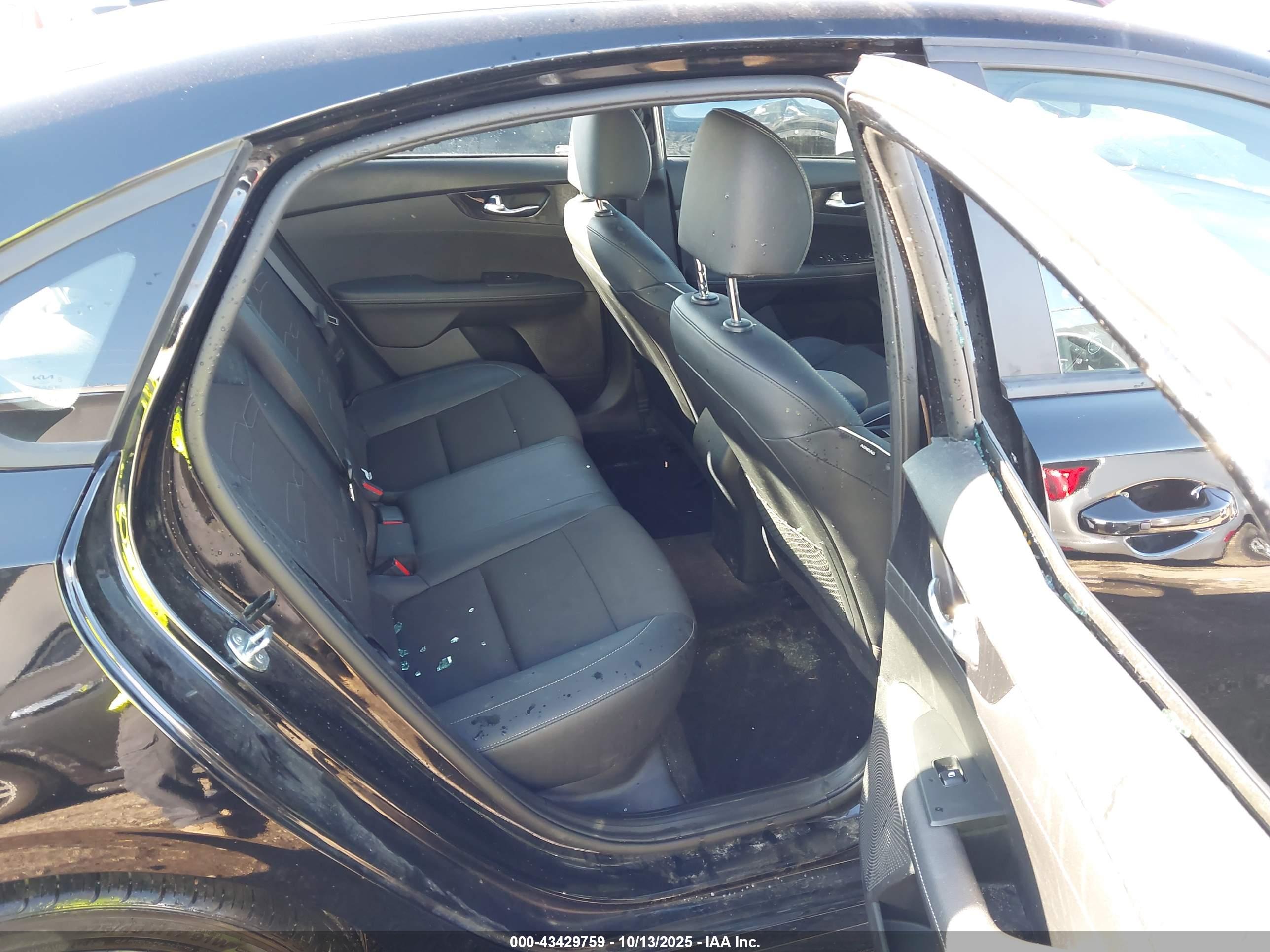 KIA FORTE image 8