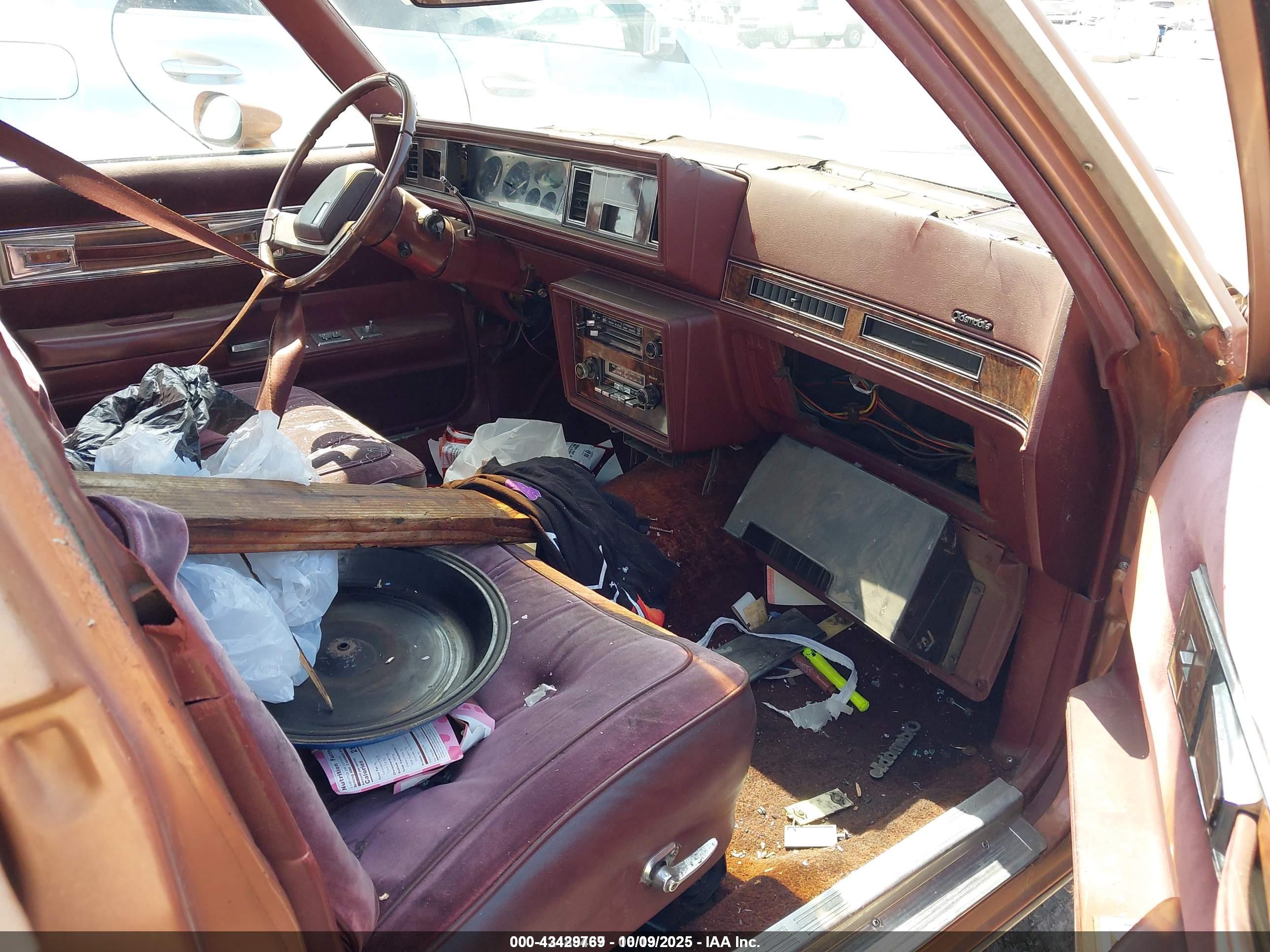 OLDSMOBILE CUTLASS image 5