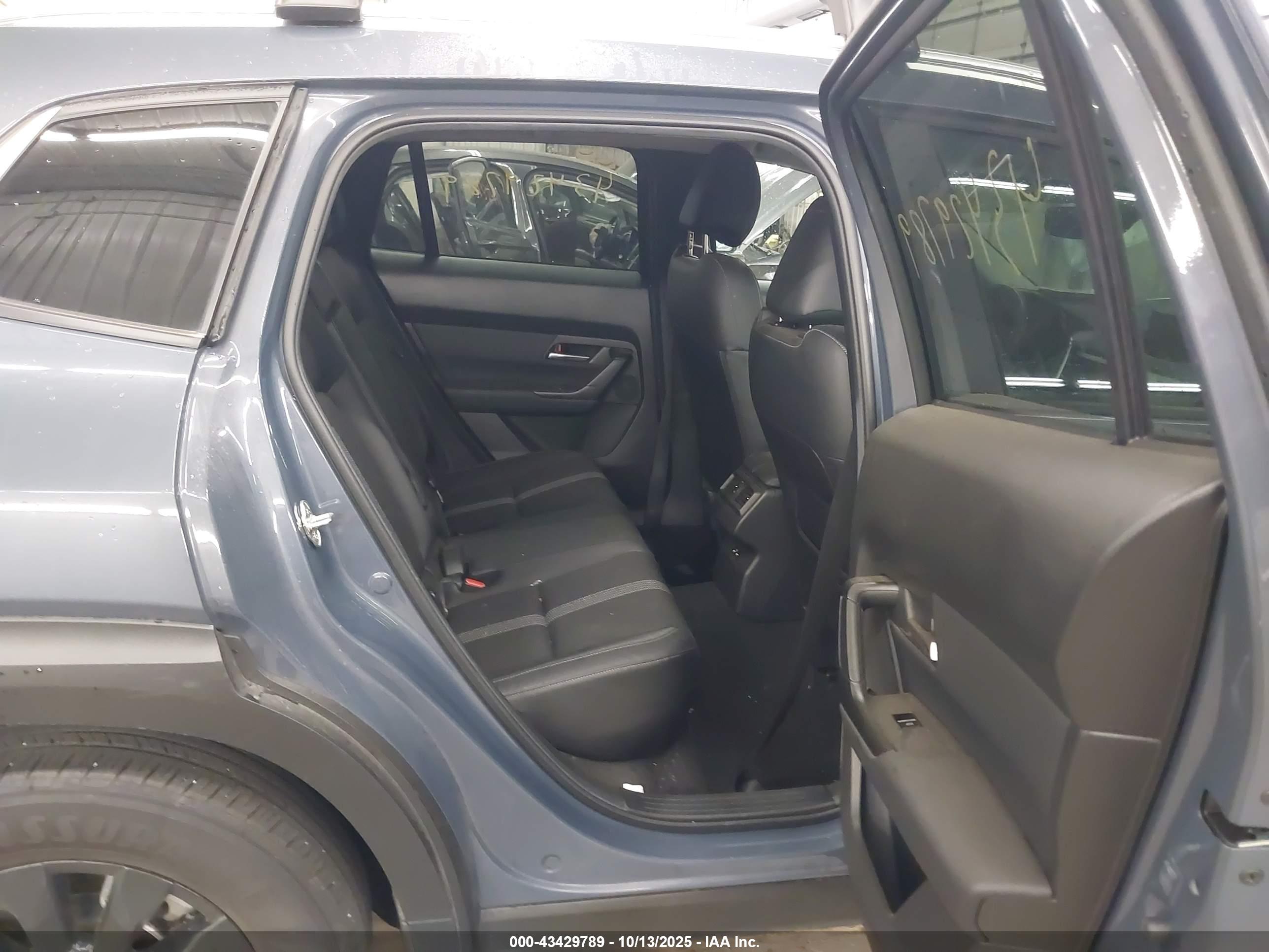 MAZDA CX-50 image 8