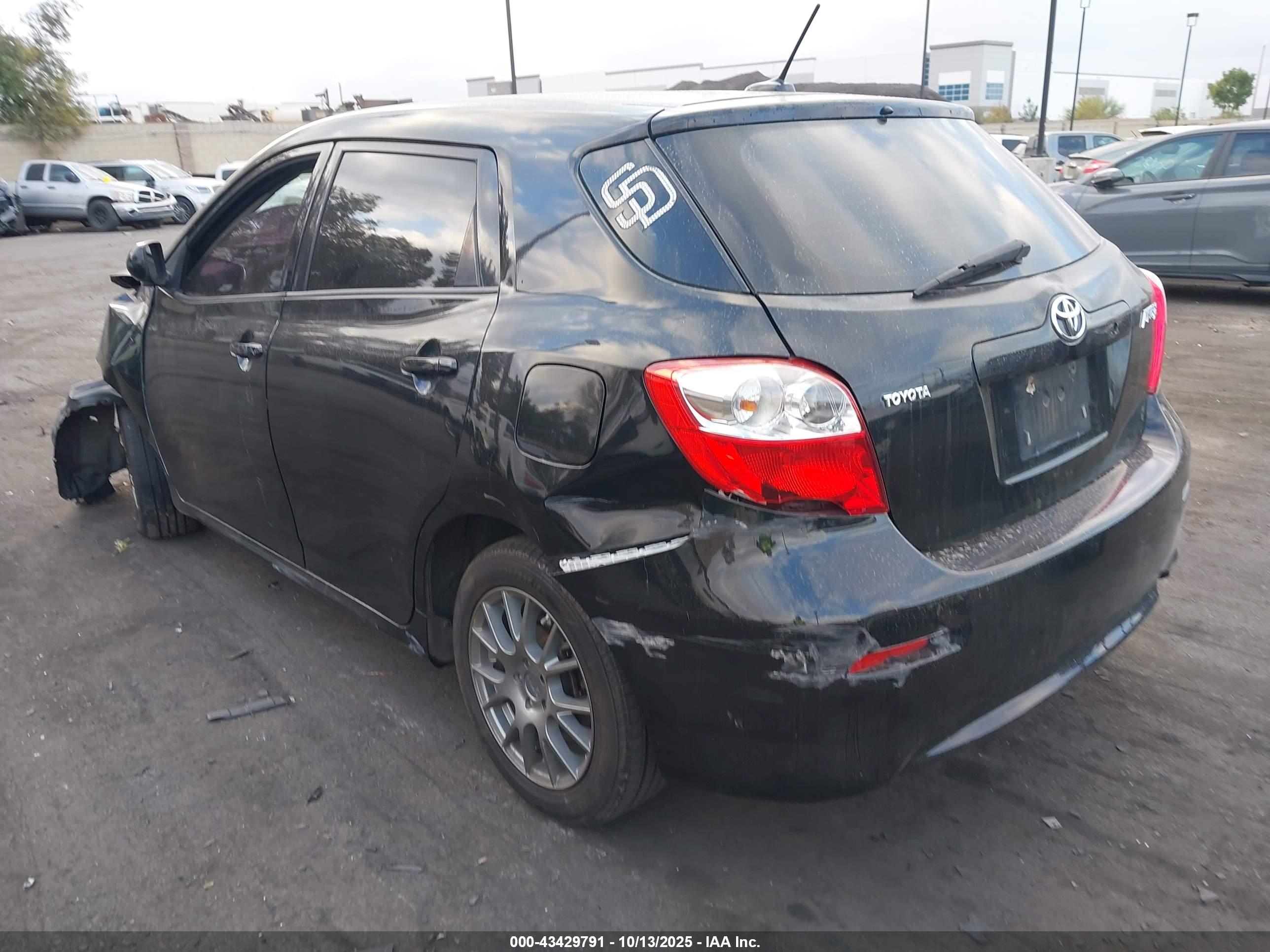 TOYOTA MATRIX image 3