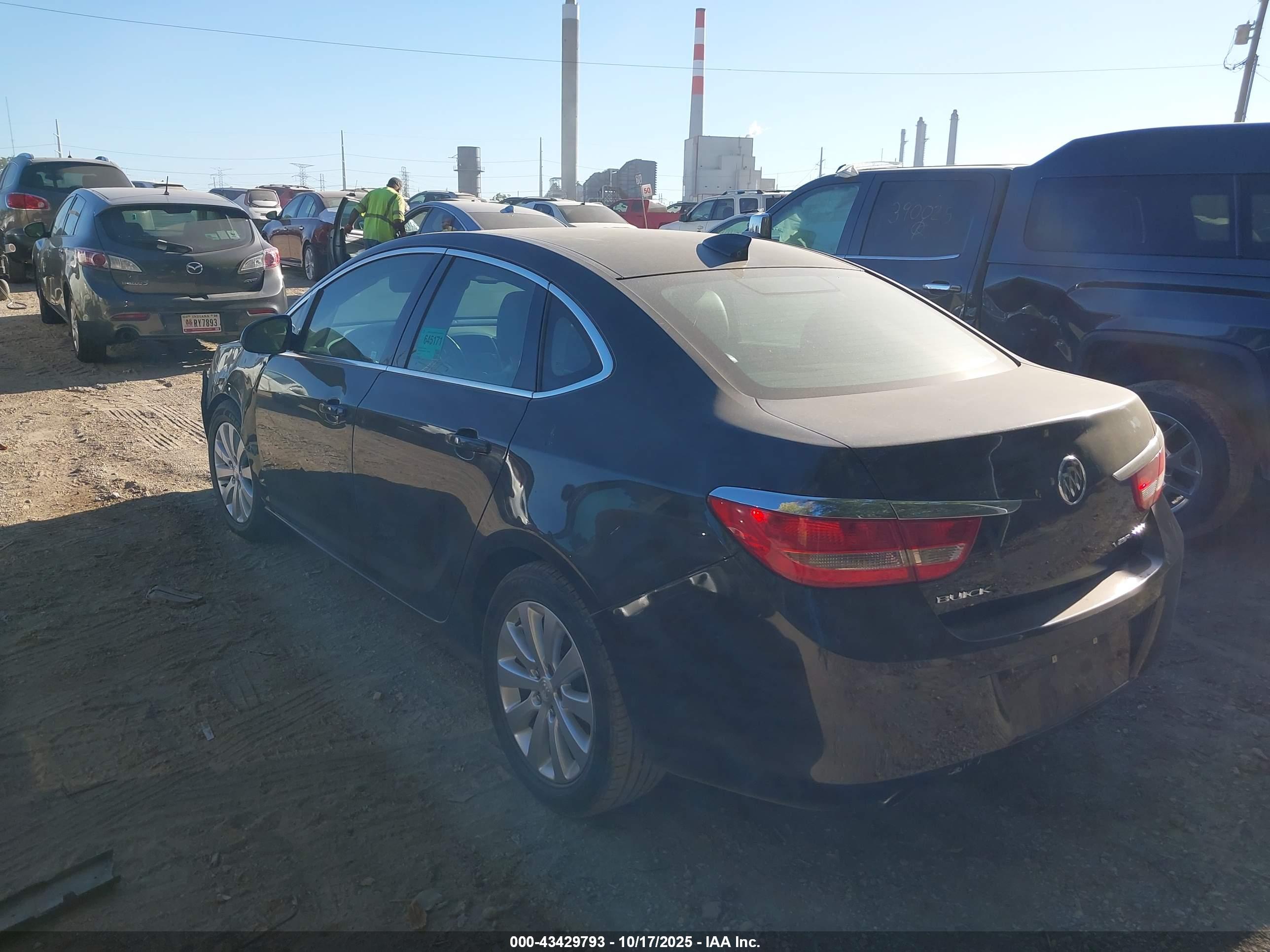 BUICK VERANO image 3