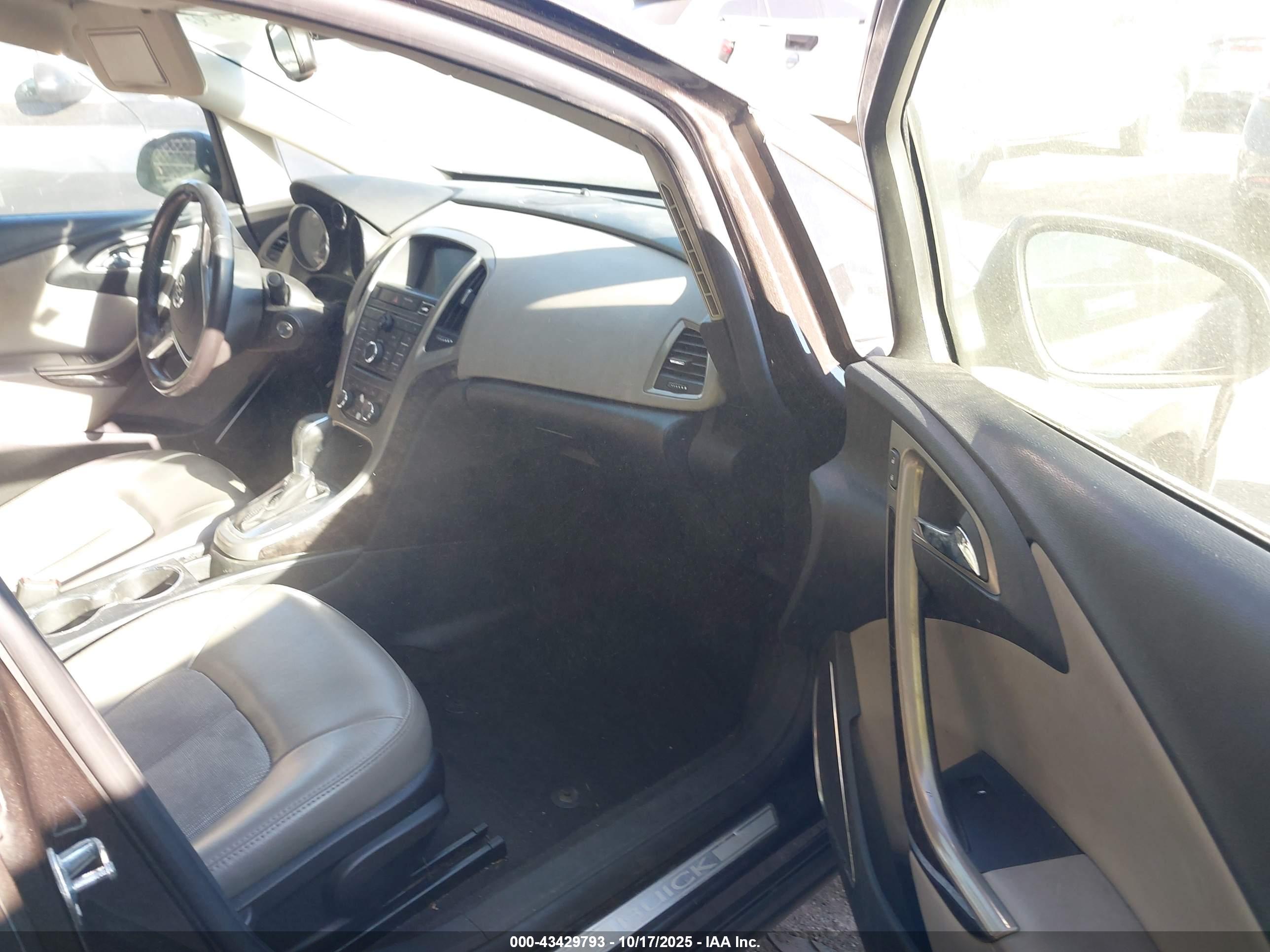 BUICK VERANO image 5