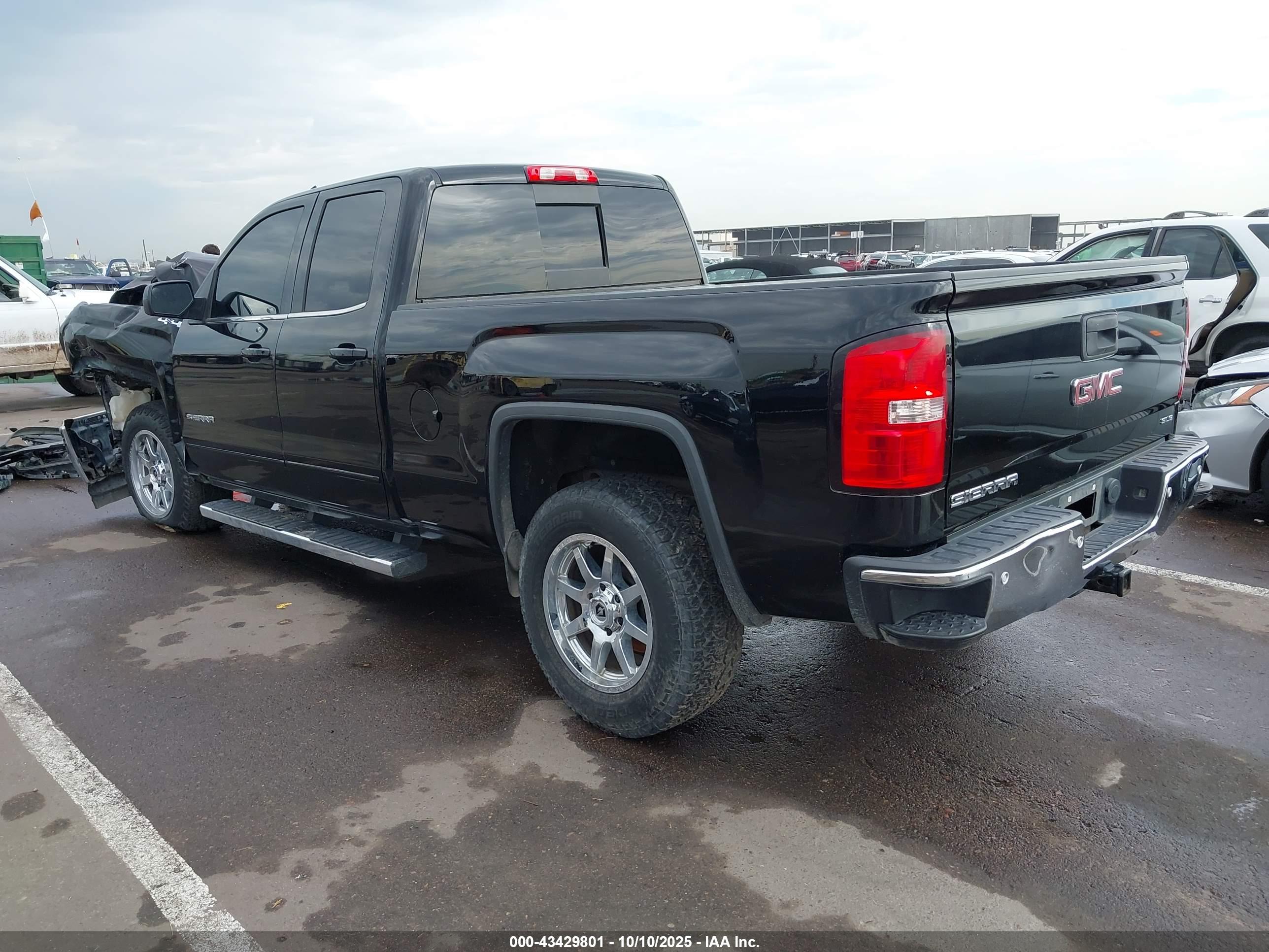 GMC SIERRA image 3