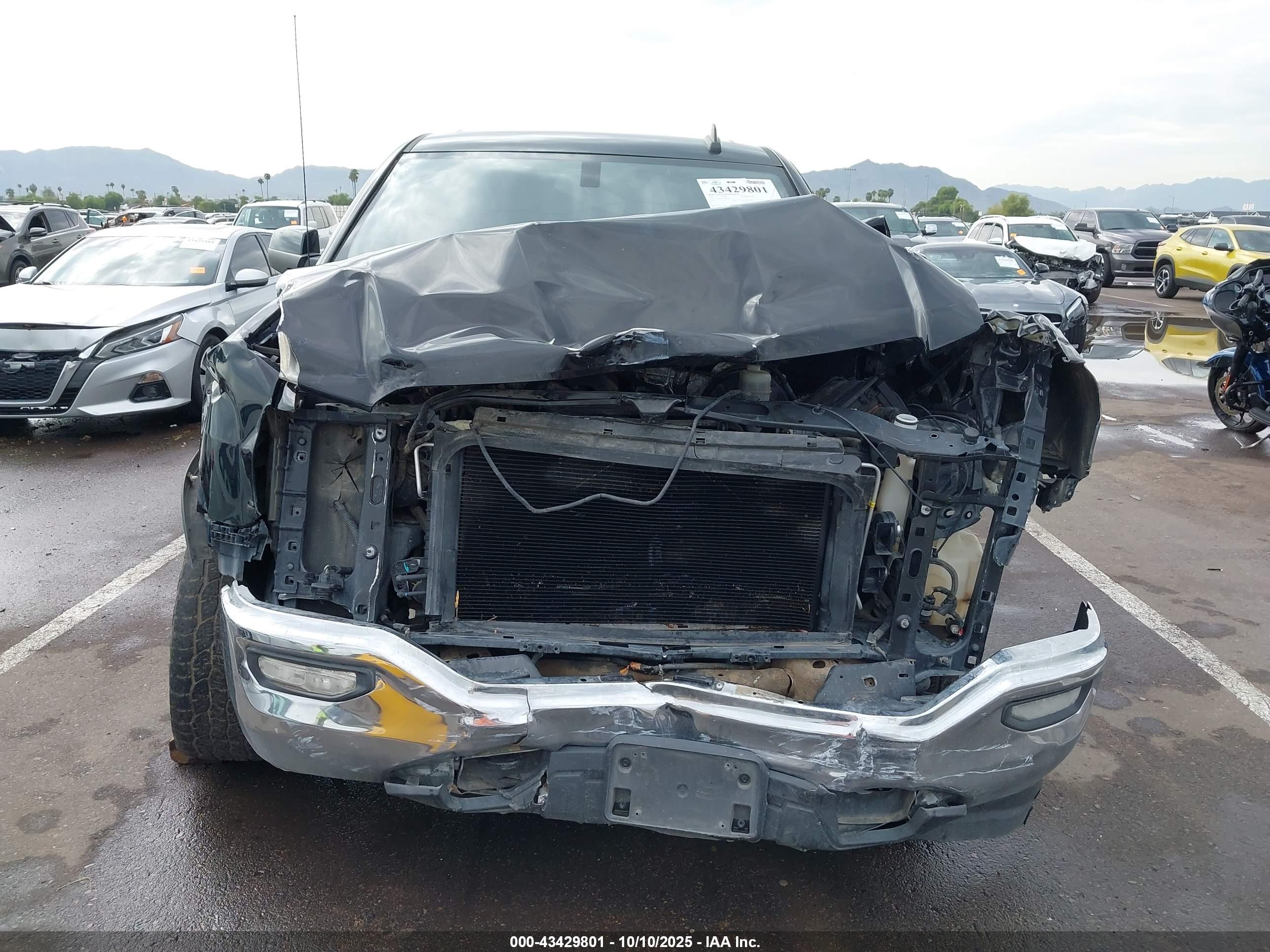 GMC SIERRA image 6