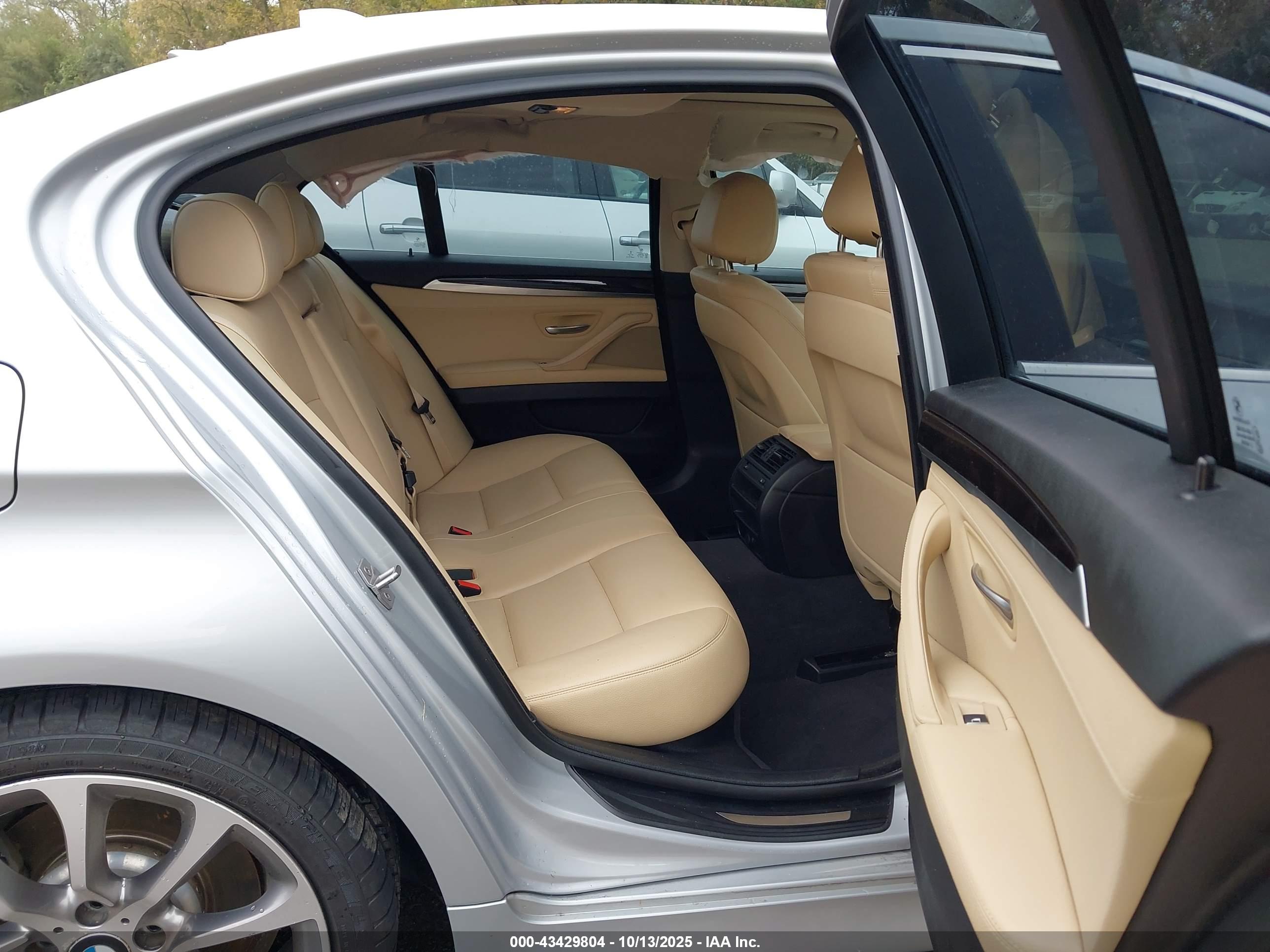 BMW 535I image 8