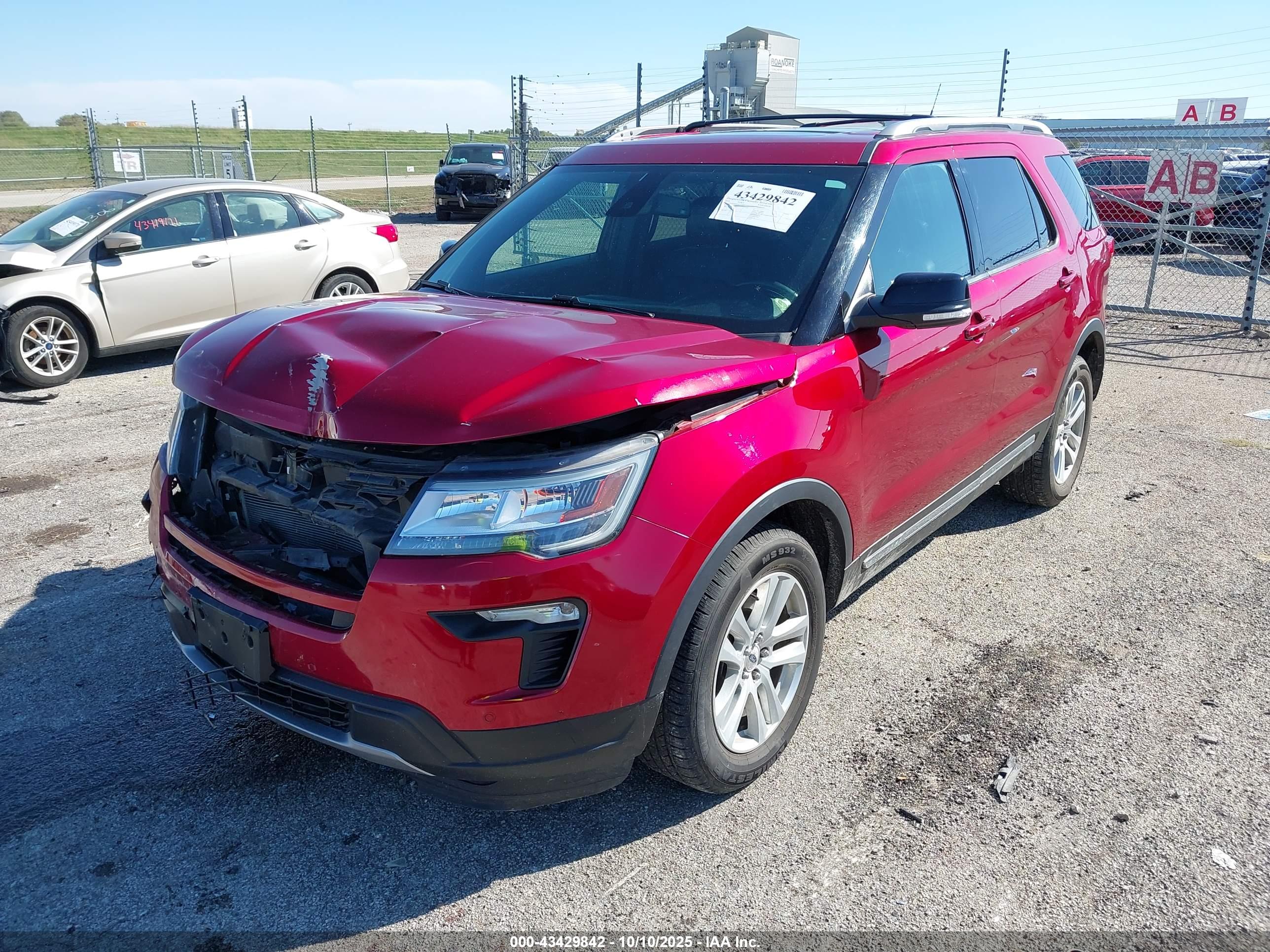 FORD EXPLORER image 2