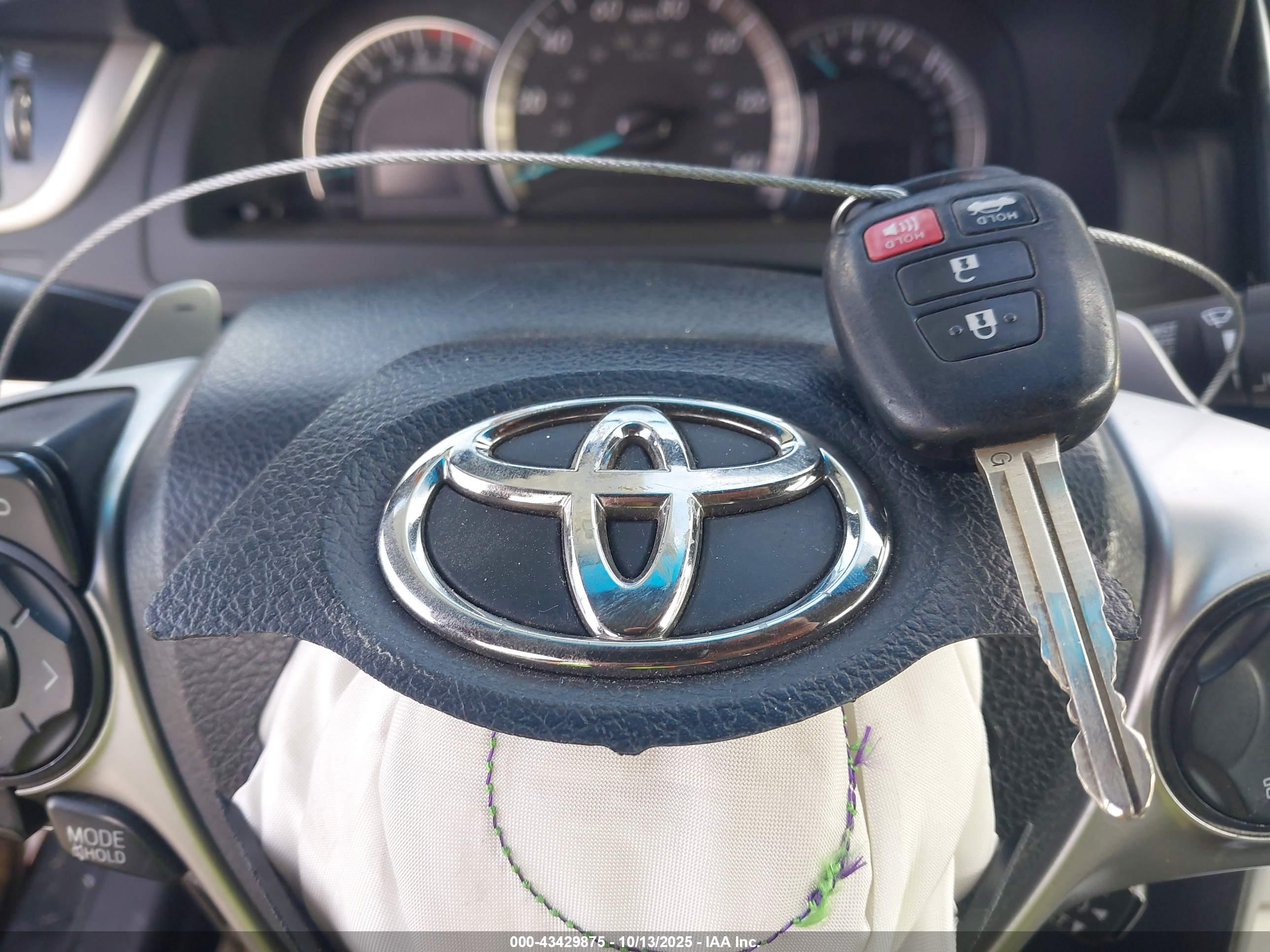TOYOTA CAMRY image 11