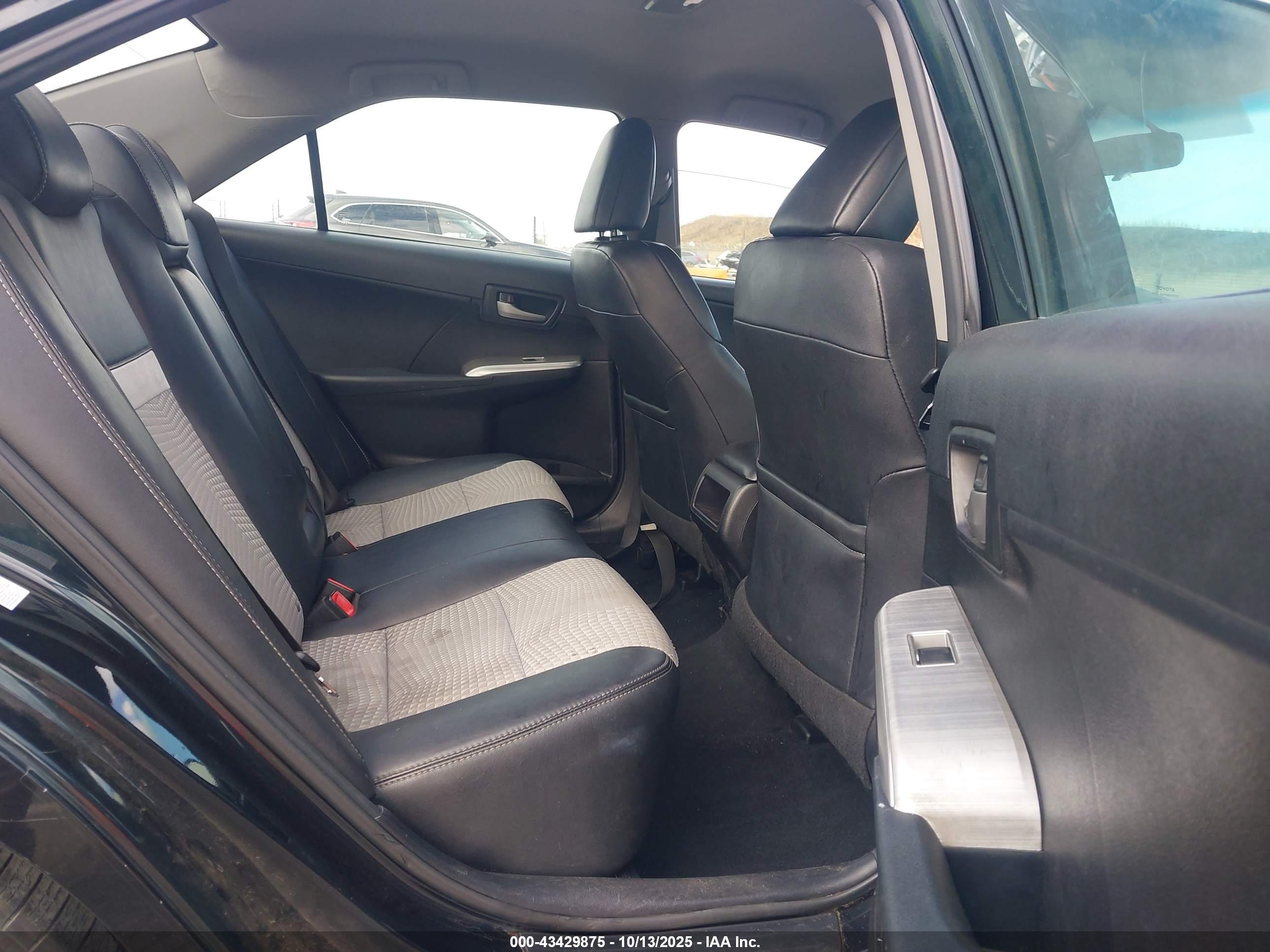 TOYOTA CAMRY image 8