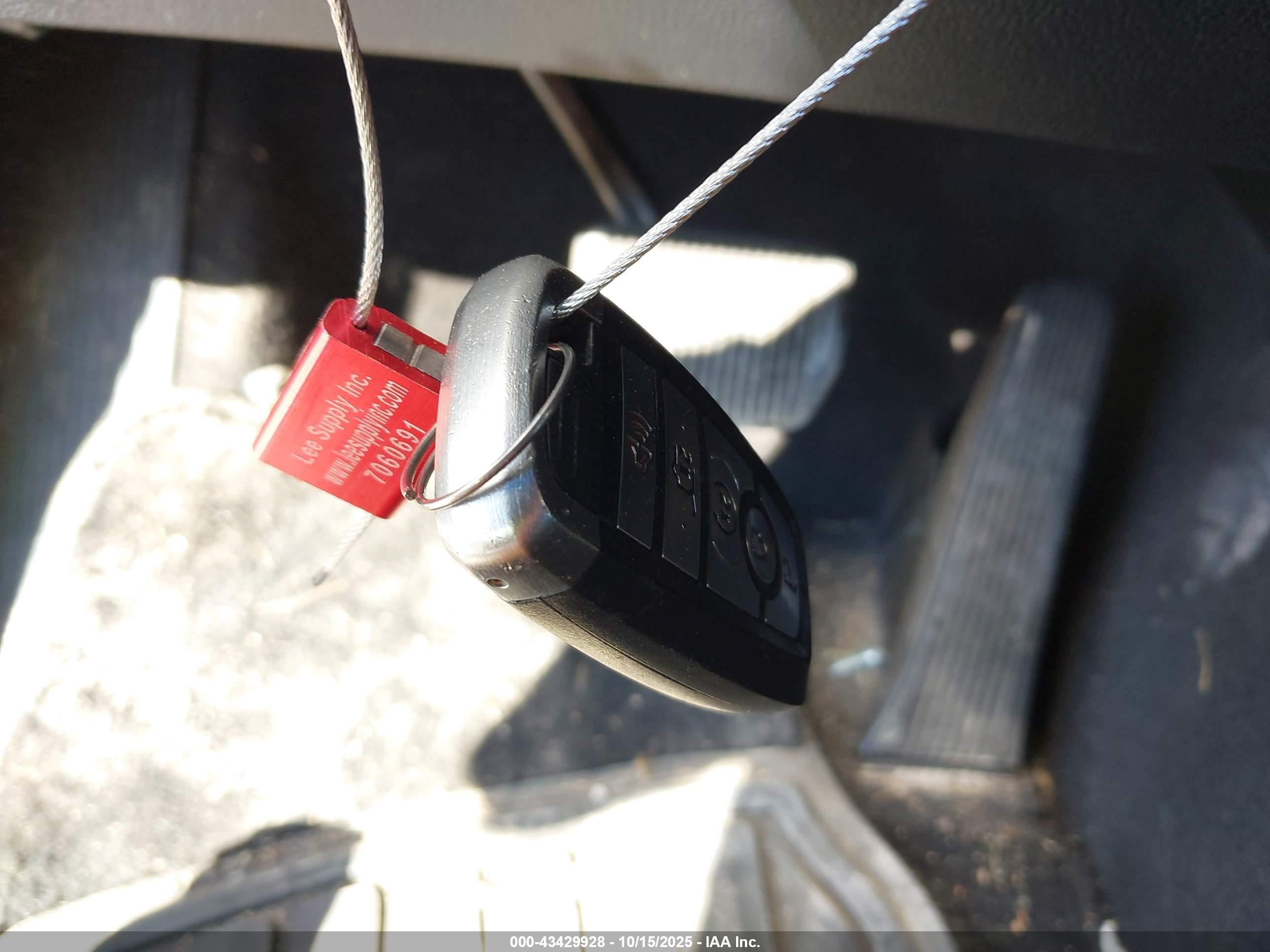 FORD EXPLORER image 11
