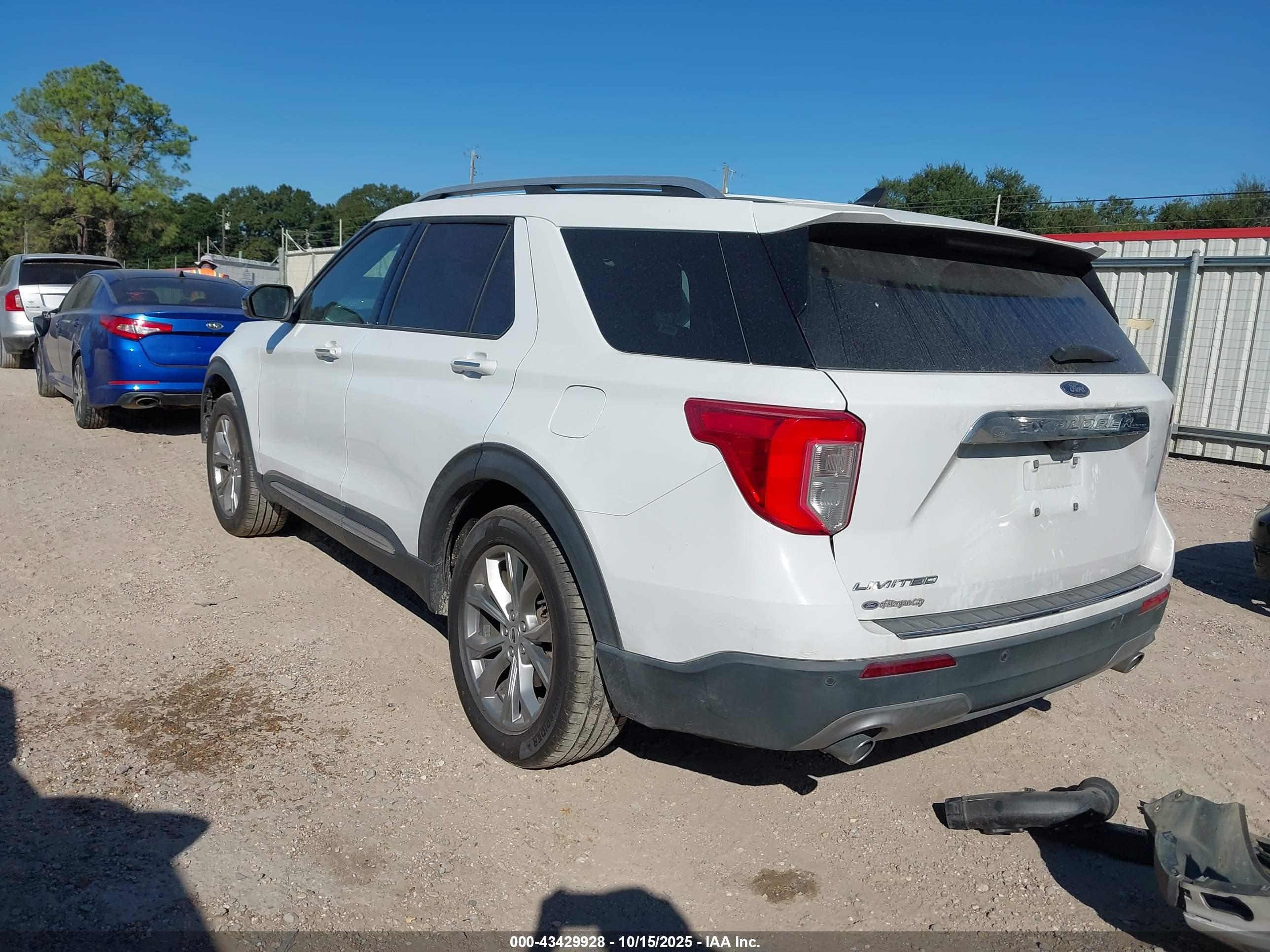 FORD EXPLORER image 3