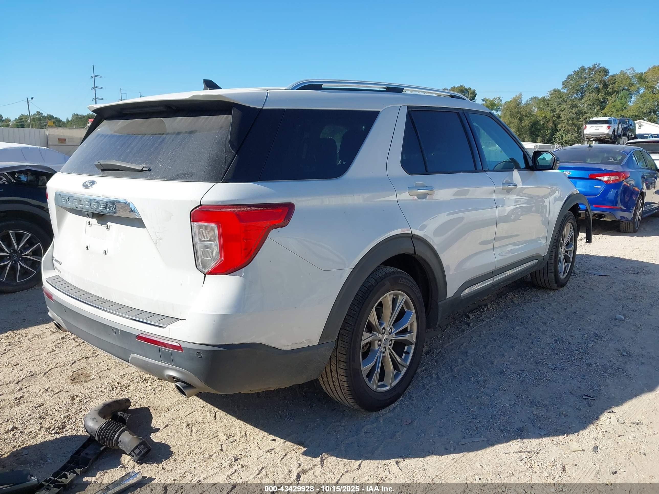 FORD EXPLORER image 4