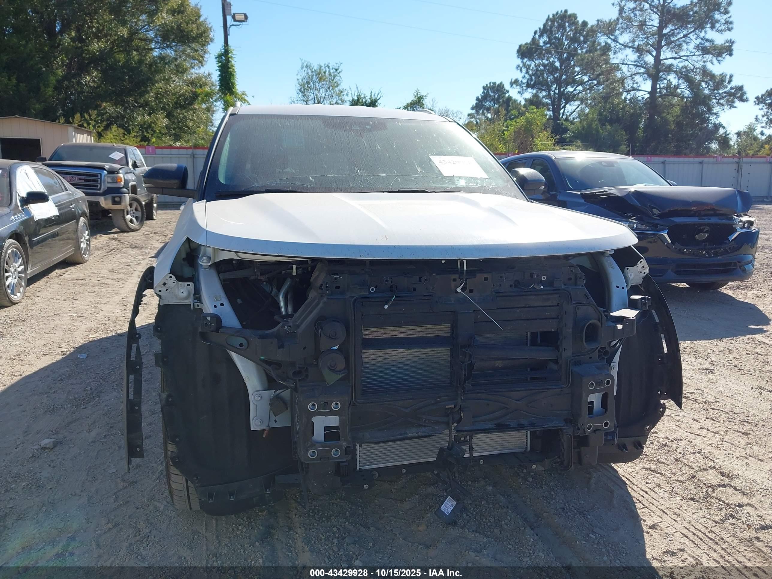 FORD EXPLORER image 6