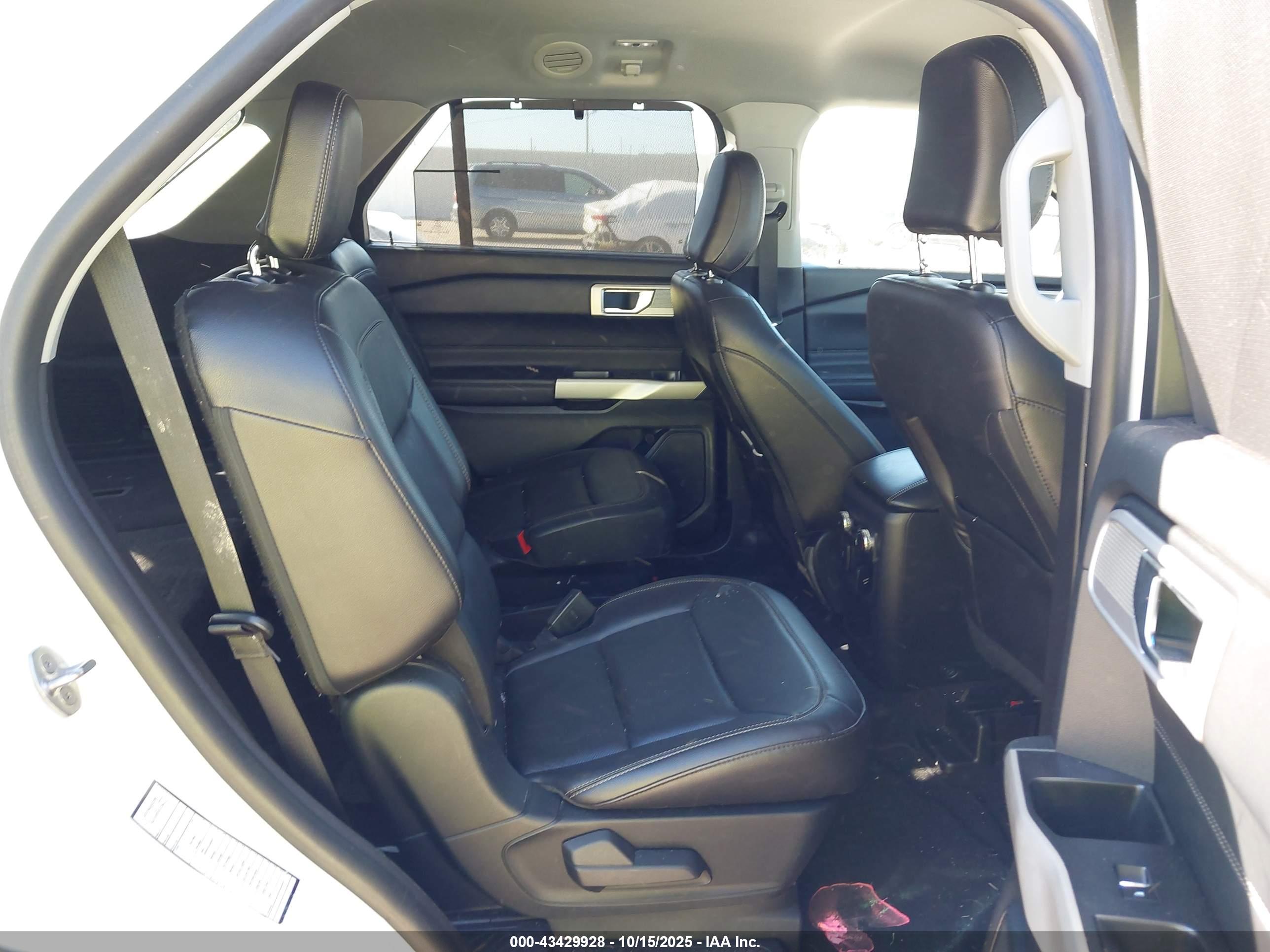 FORD EXPLORER image 8