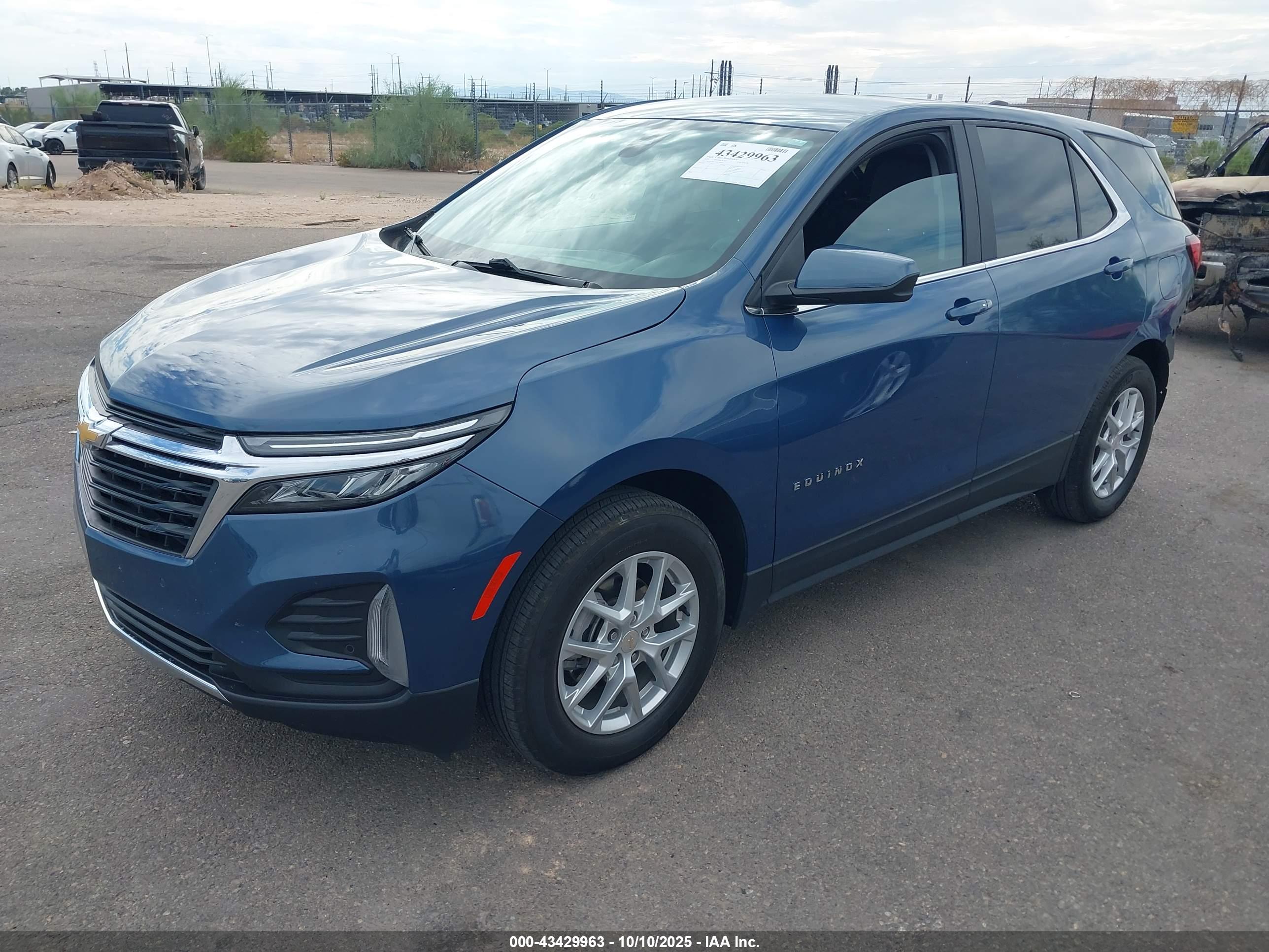 CHEVROLET EQUINOX image 2