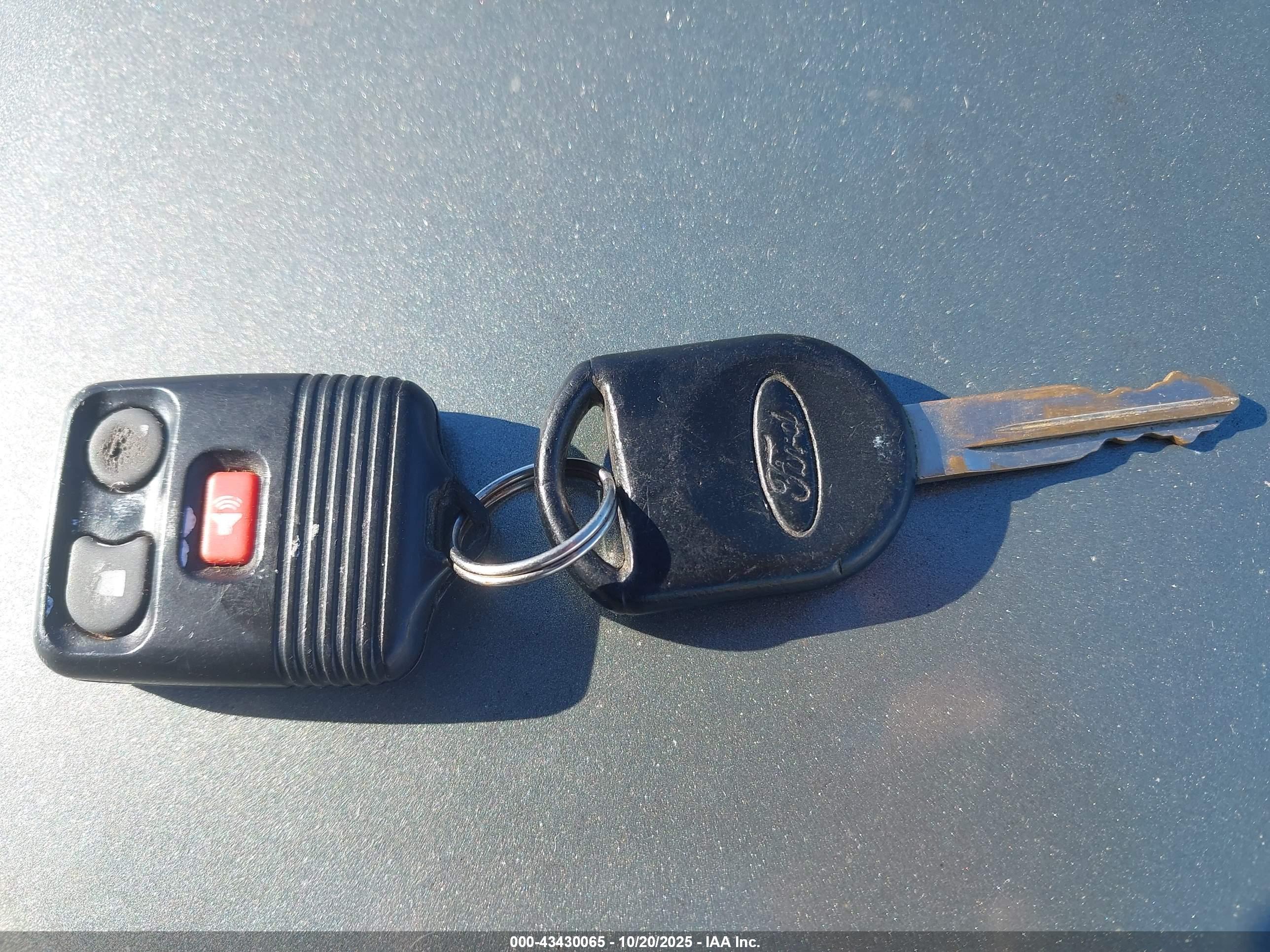 FORD ESCAPE image 11