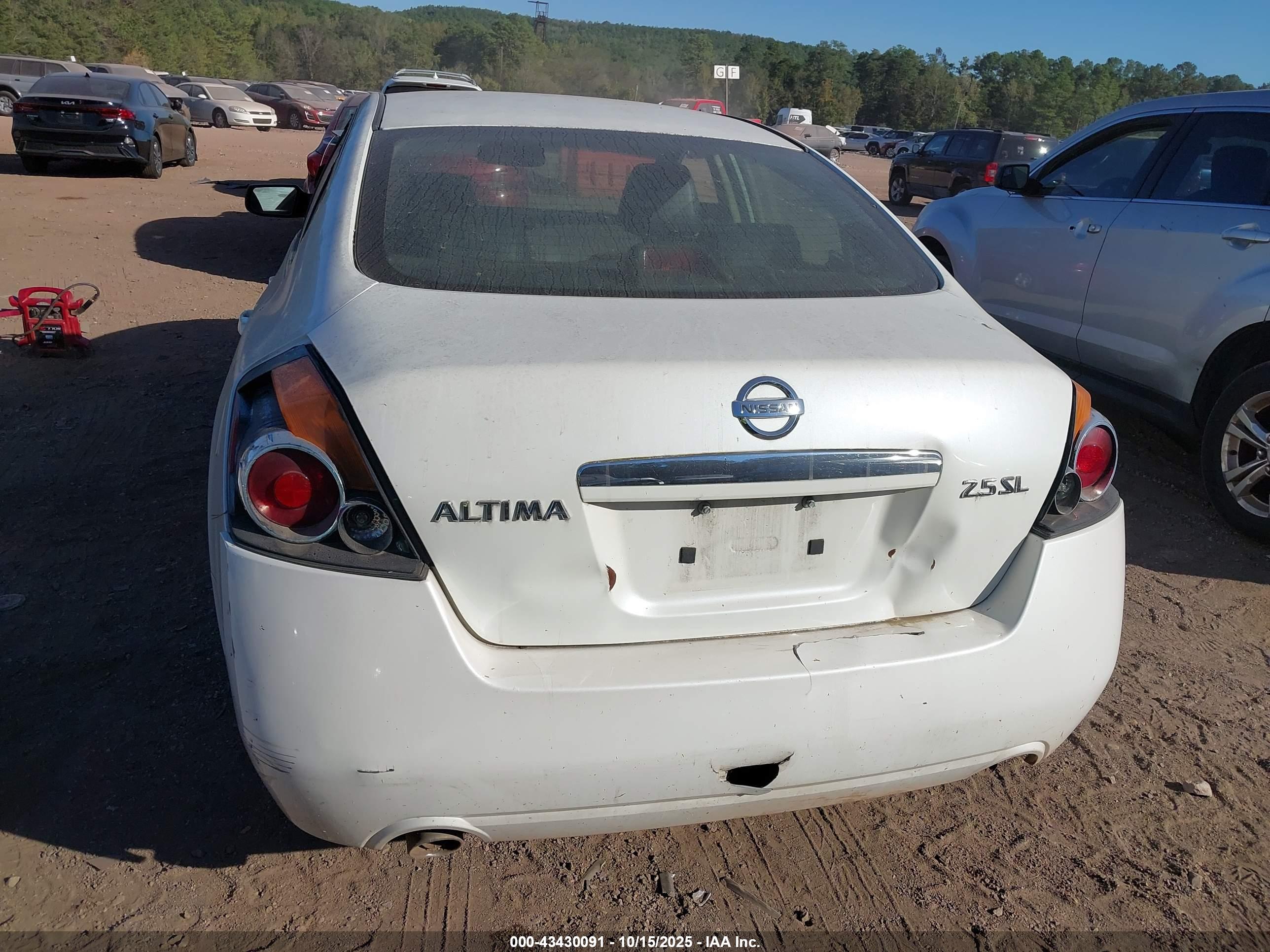 NISSAN ALTIMA image 6