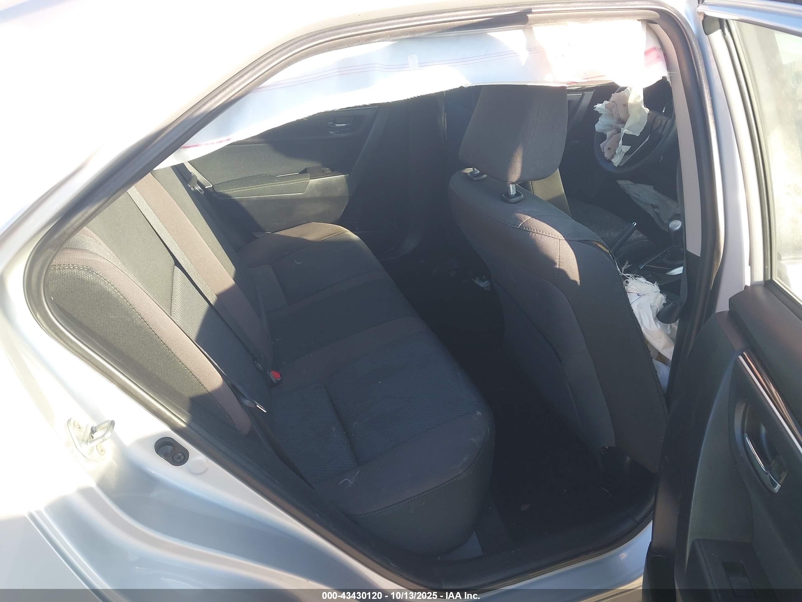 TOYOTA COROLLA image 8