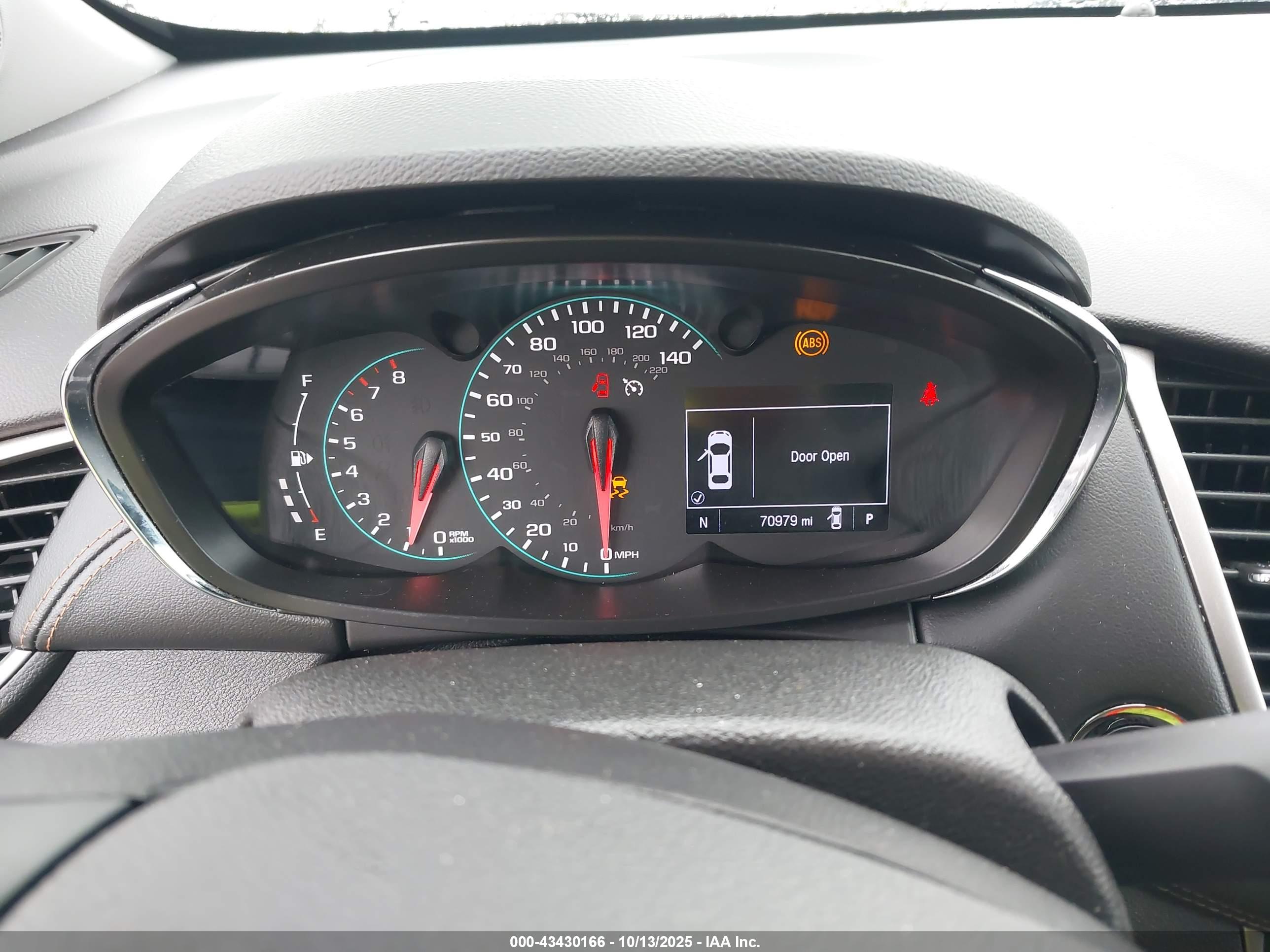 CHEVROLET TRAX image 7