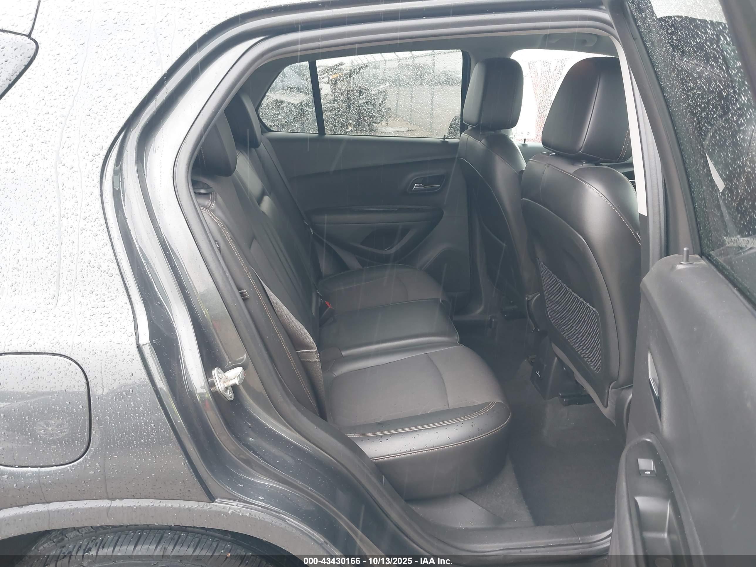 CHEVROLET TRAX image 8