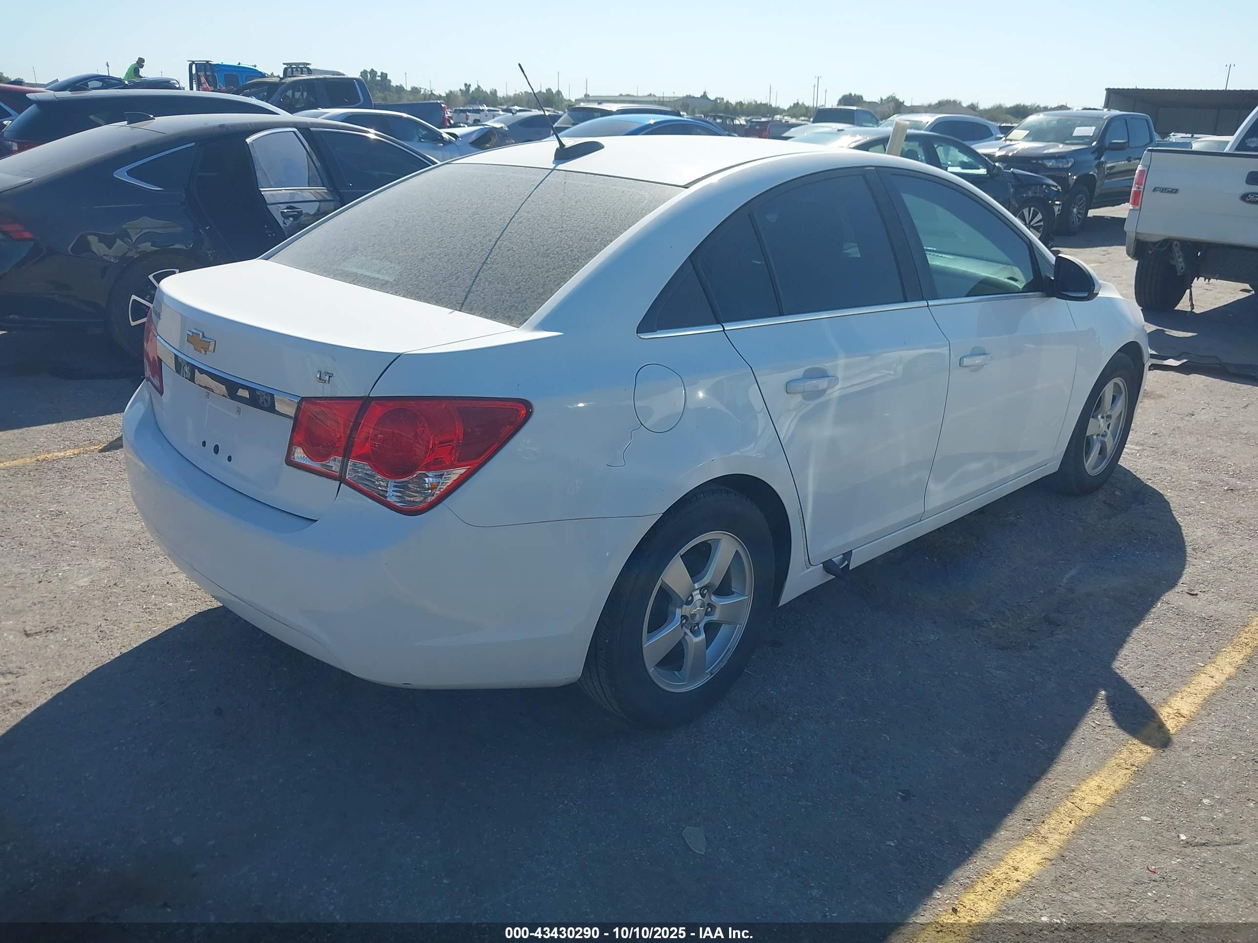 CHEVROLET CRUZE image 4