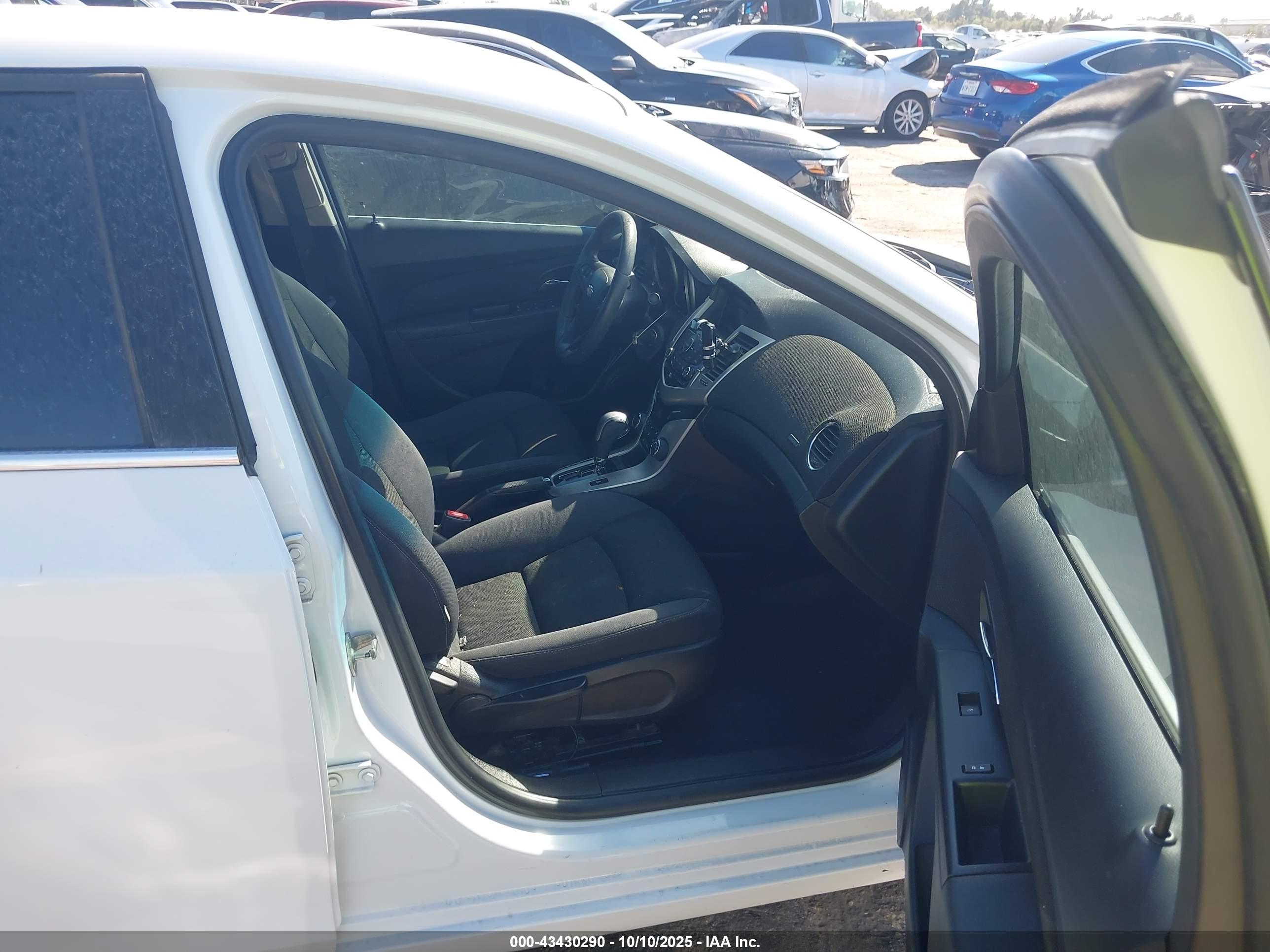 CHEVROLET CRUZE image 5