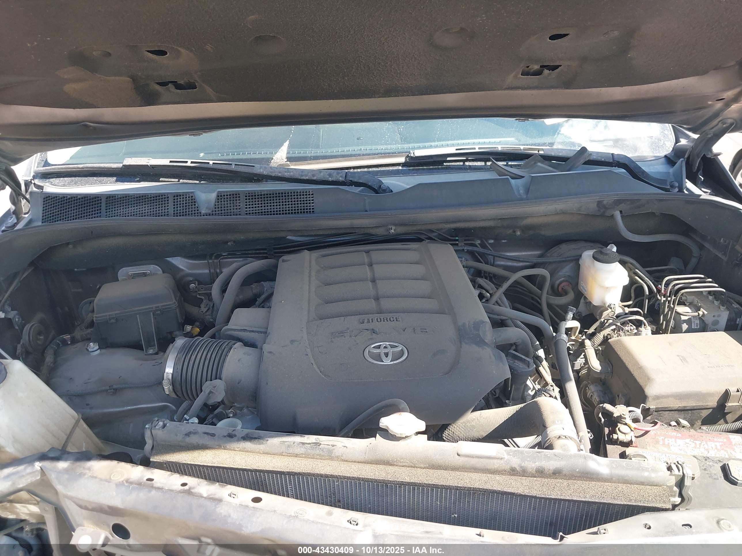 TOYOTA TUNDRA image 10