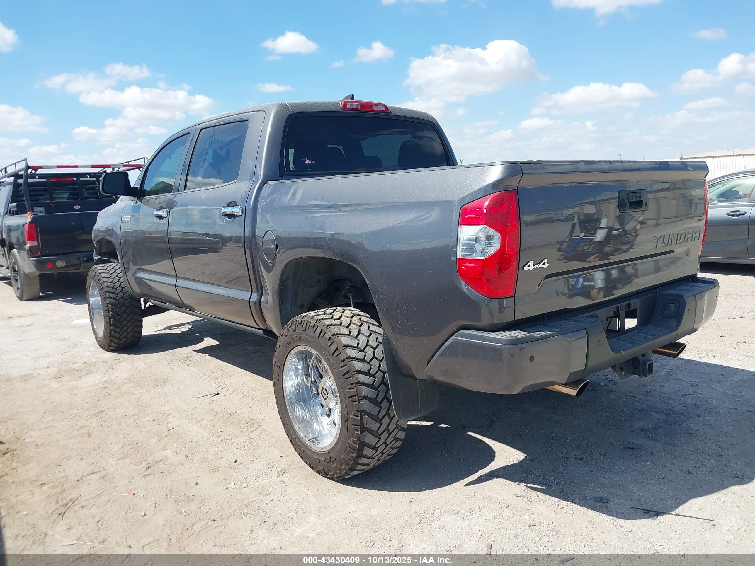 TOYOTA TUNDRA image 3