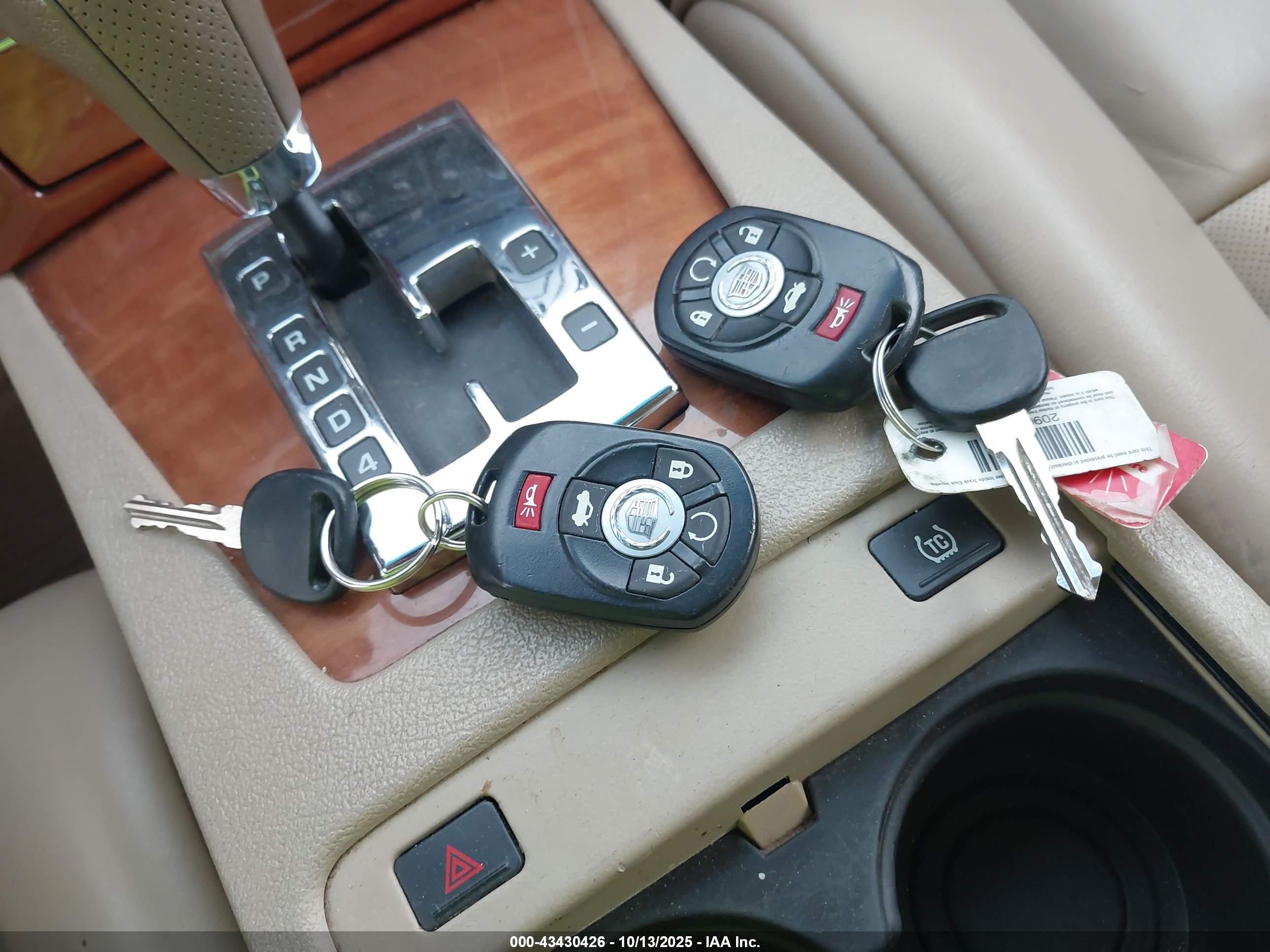 CADILLAC STS image 11