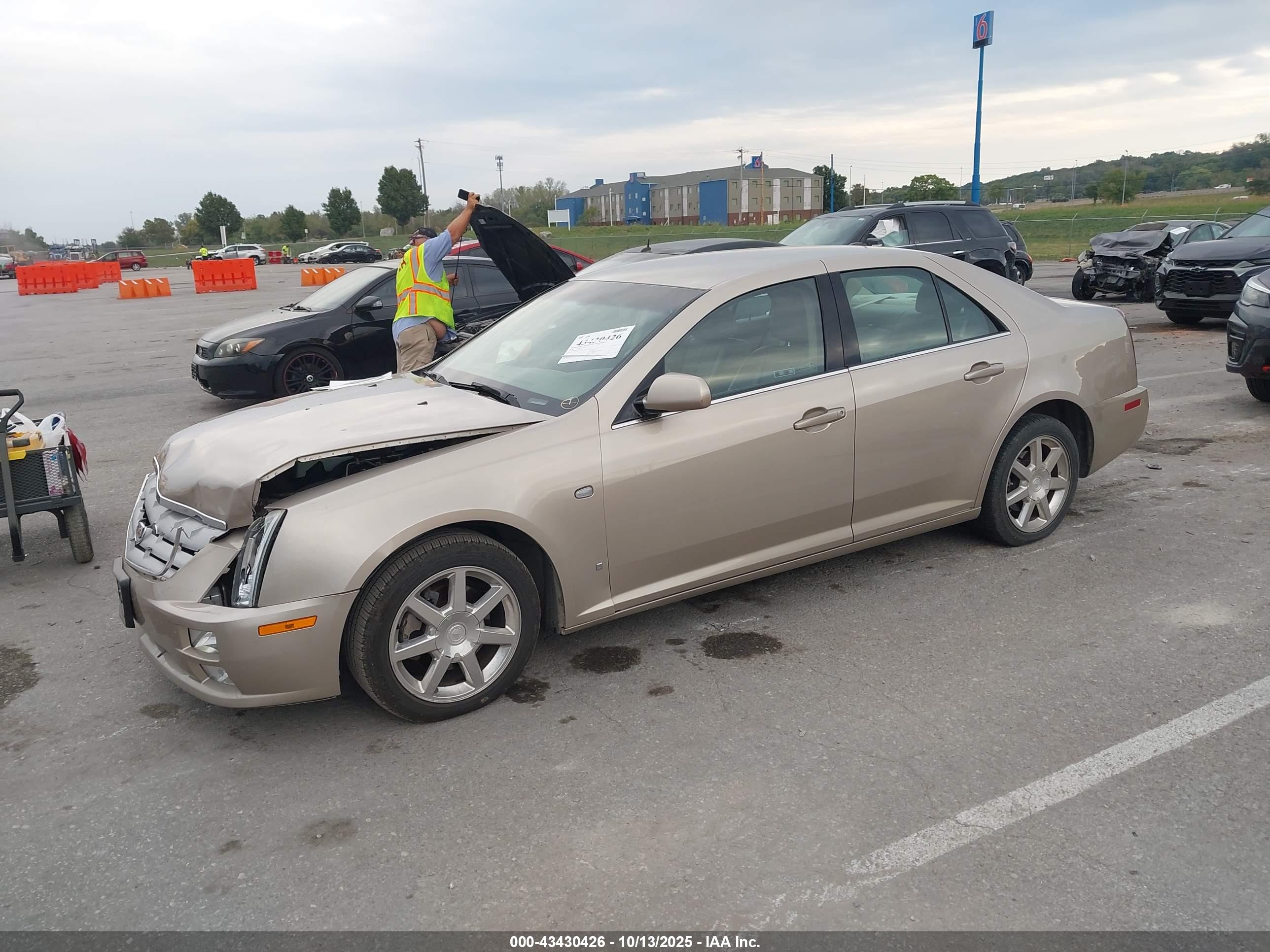 CADILLAC STS image 2