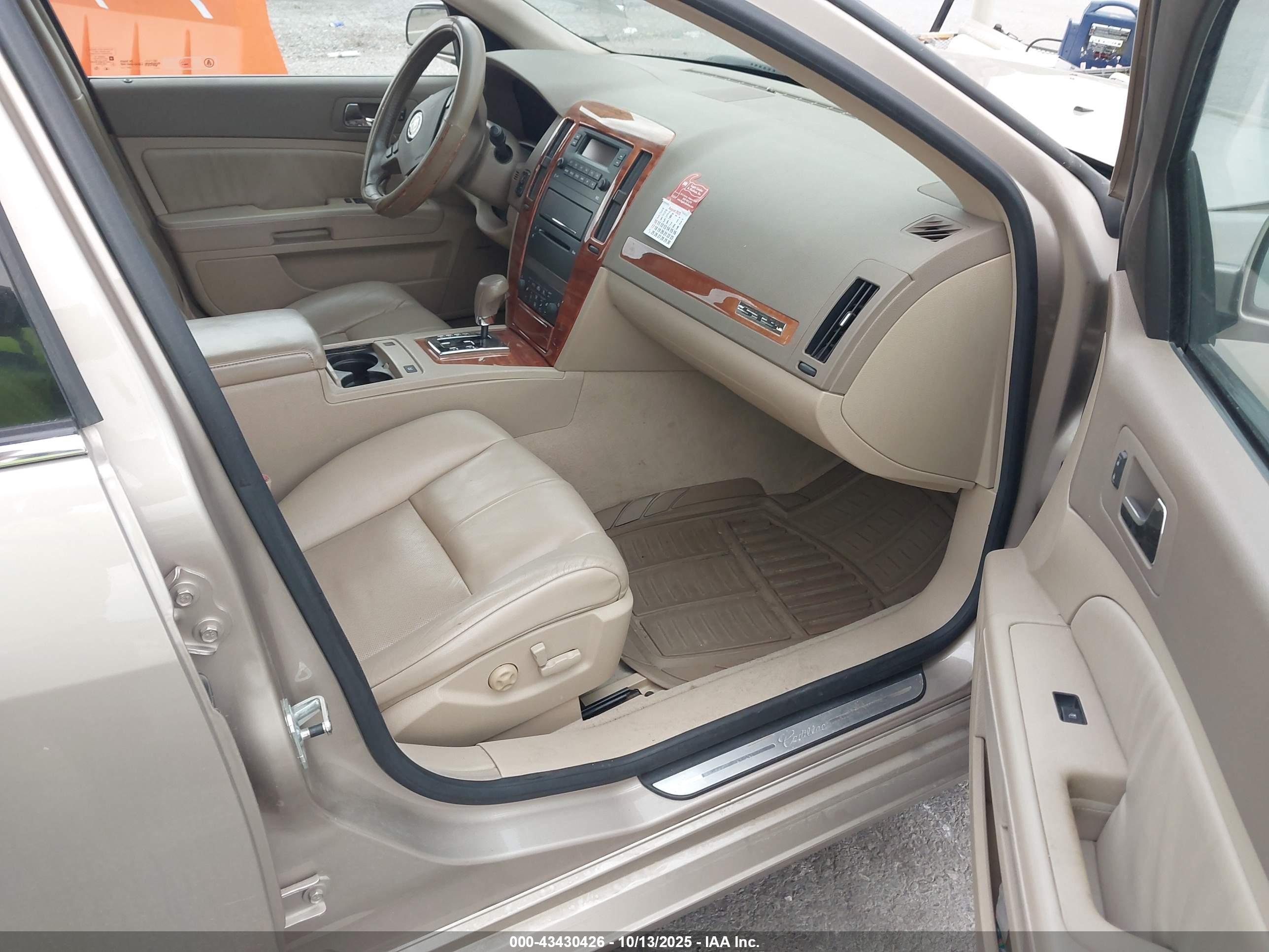 CADILLAC STS image 5