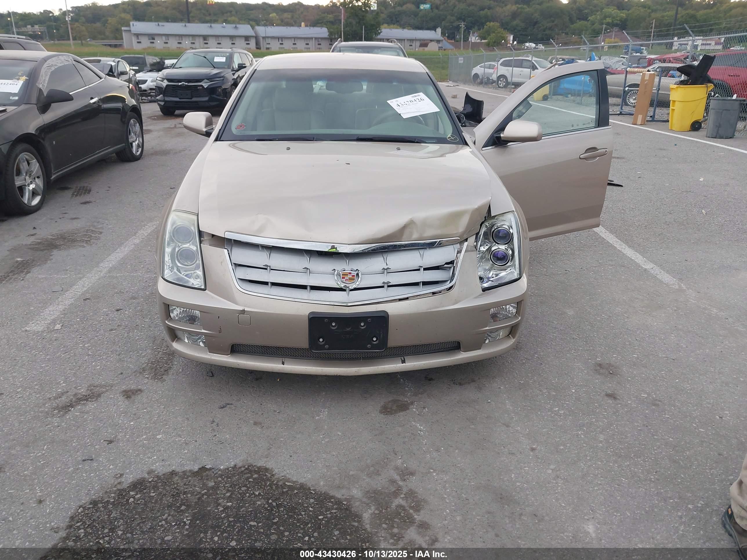 CADILLAC STS image 6