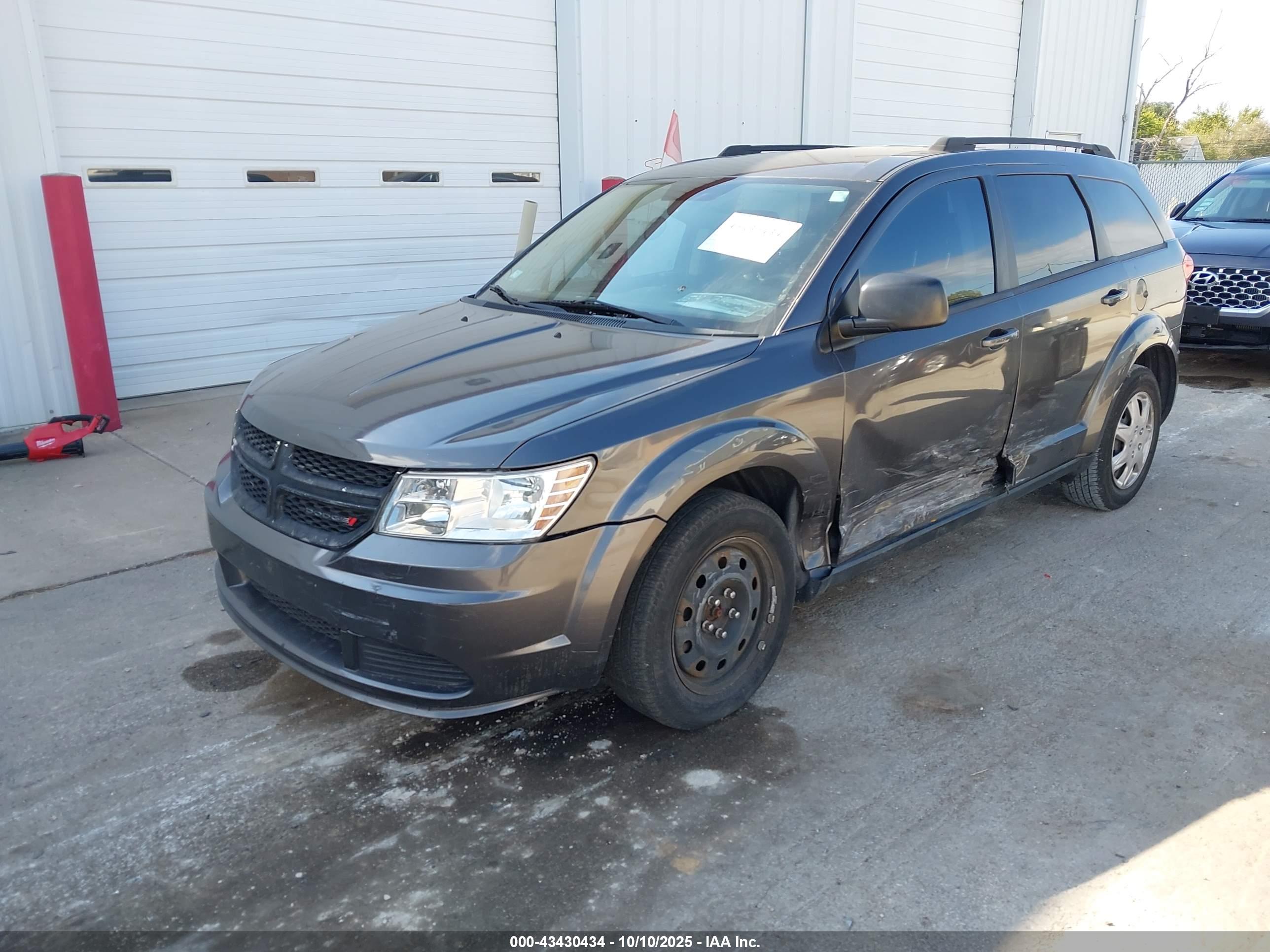 DODGE JOURNEY image 2