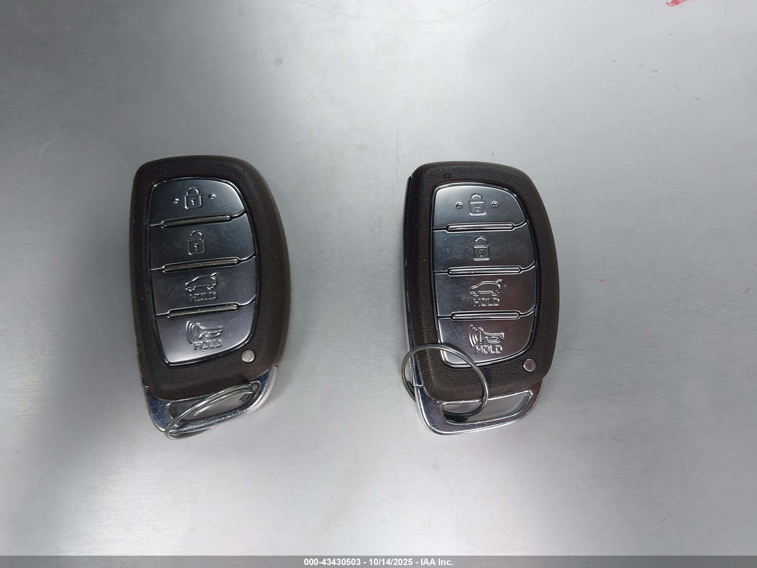 HYUNDAI TUCSON image 11