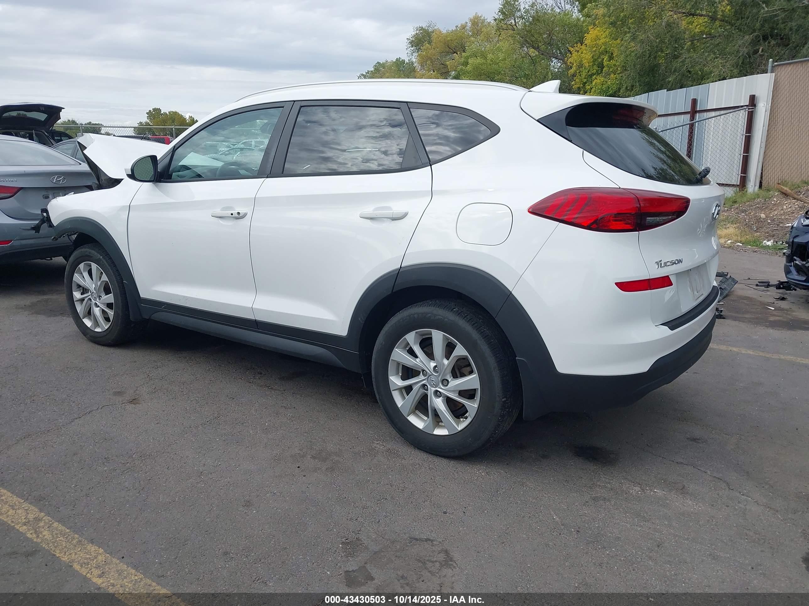 HYUNDAI TUCSON image 3