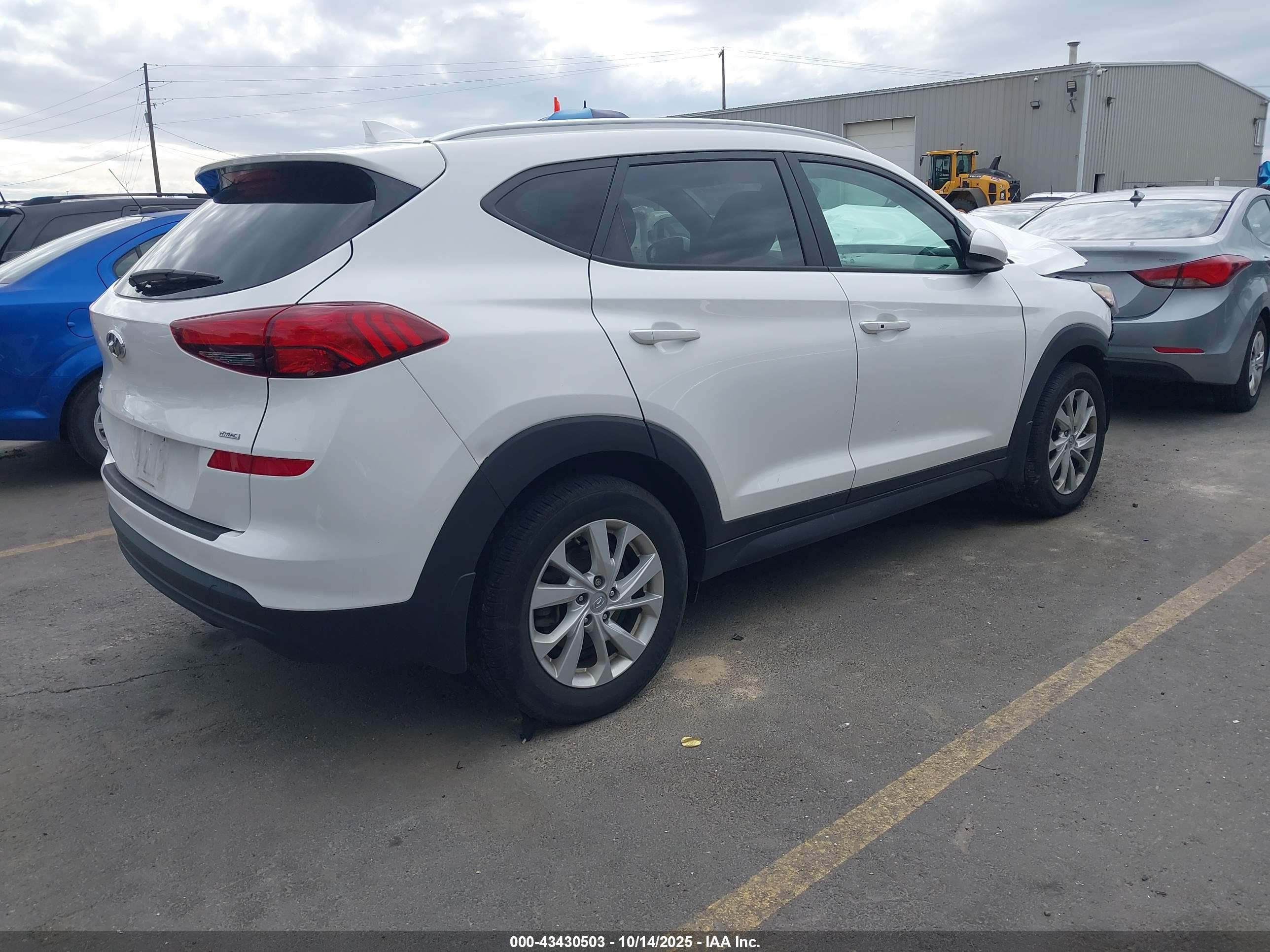 HYUNDAI TUCSON image 4