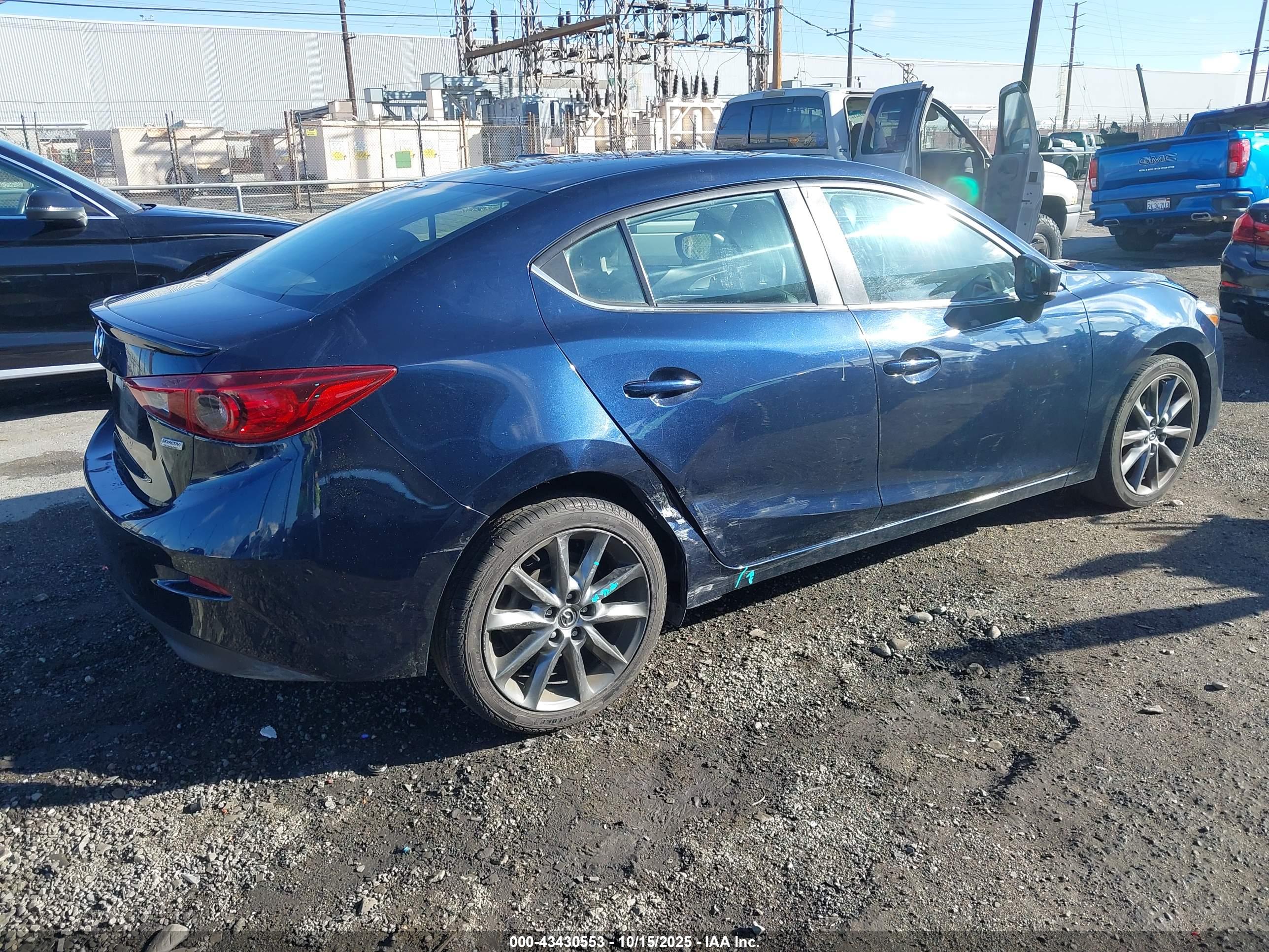 MAZDA MAZDA3 image 4
