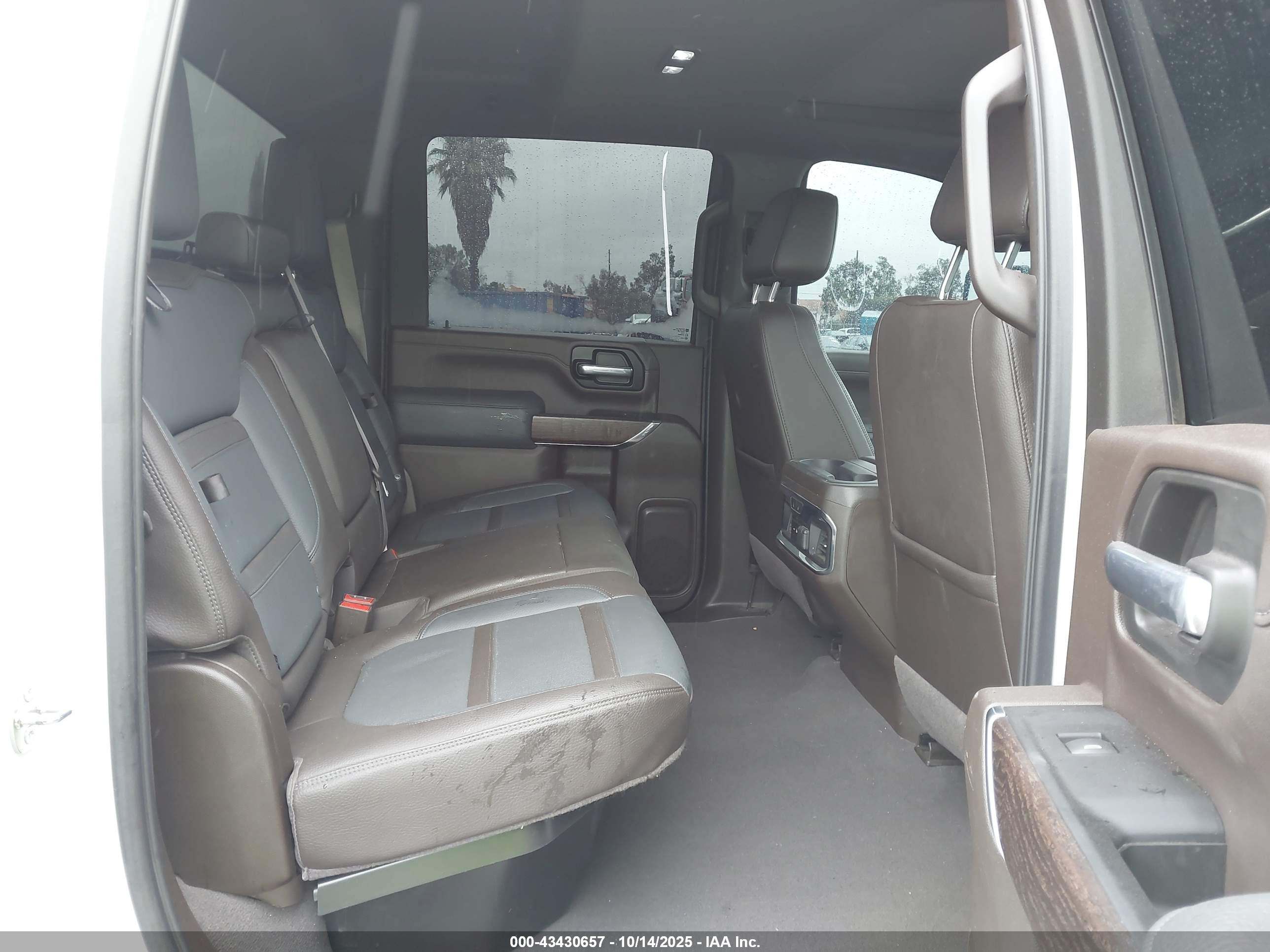 GMC SIERRA image 8
