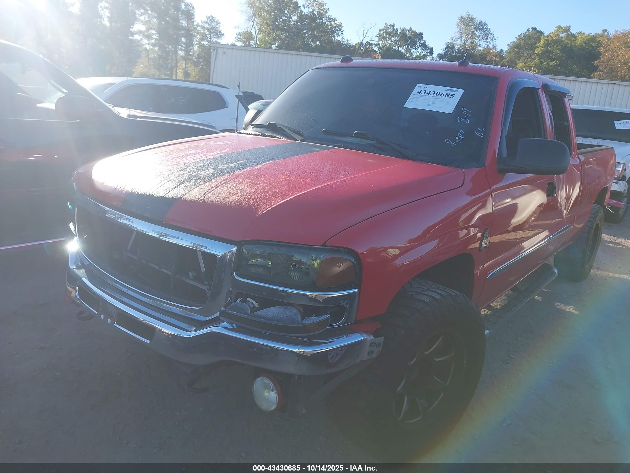GMC SIERRA image 2