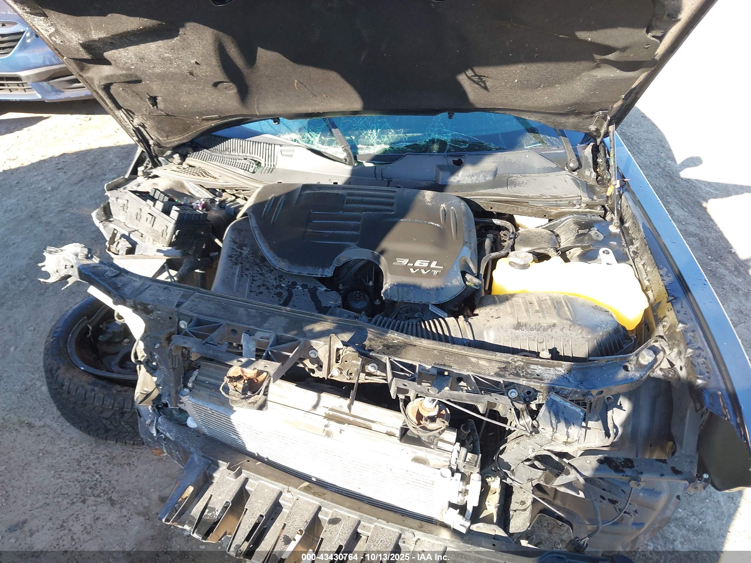 DODGE CHALLENGER image 10