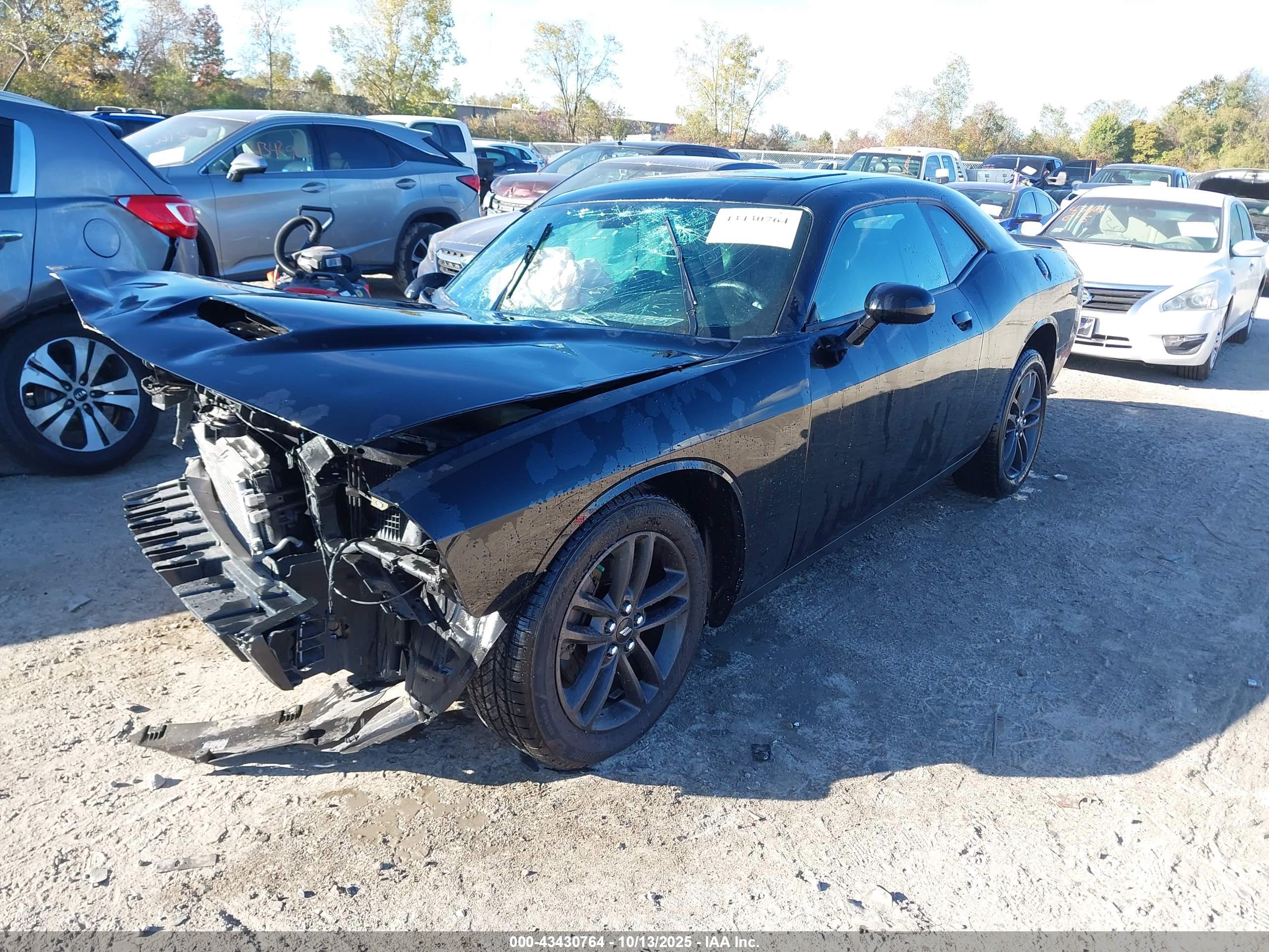 DODGE CHALLENGER image 2
