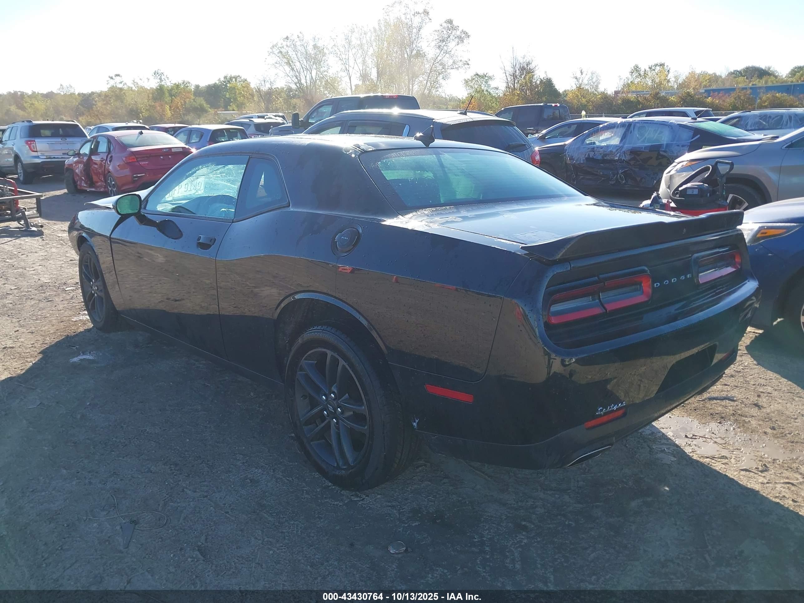 DODGE CHALLENGER image 3