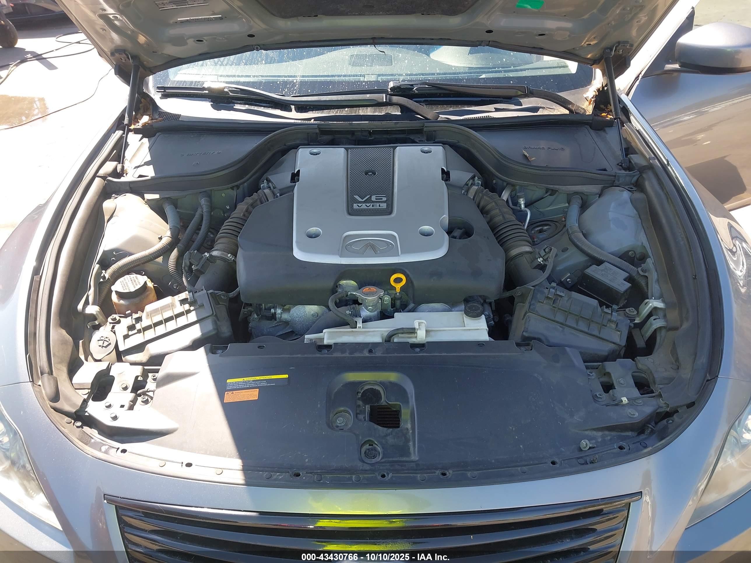 INFINITI G37 image 10