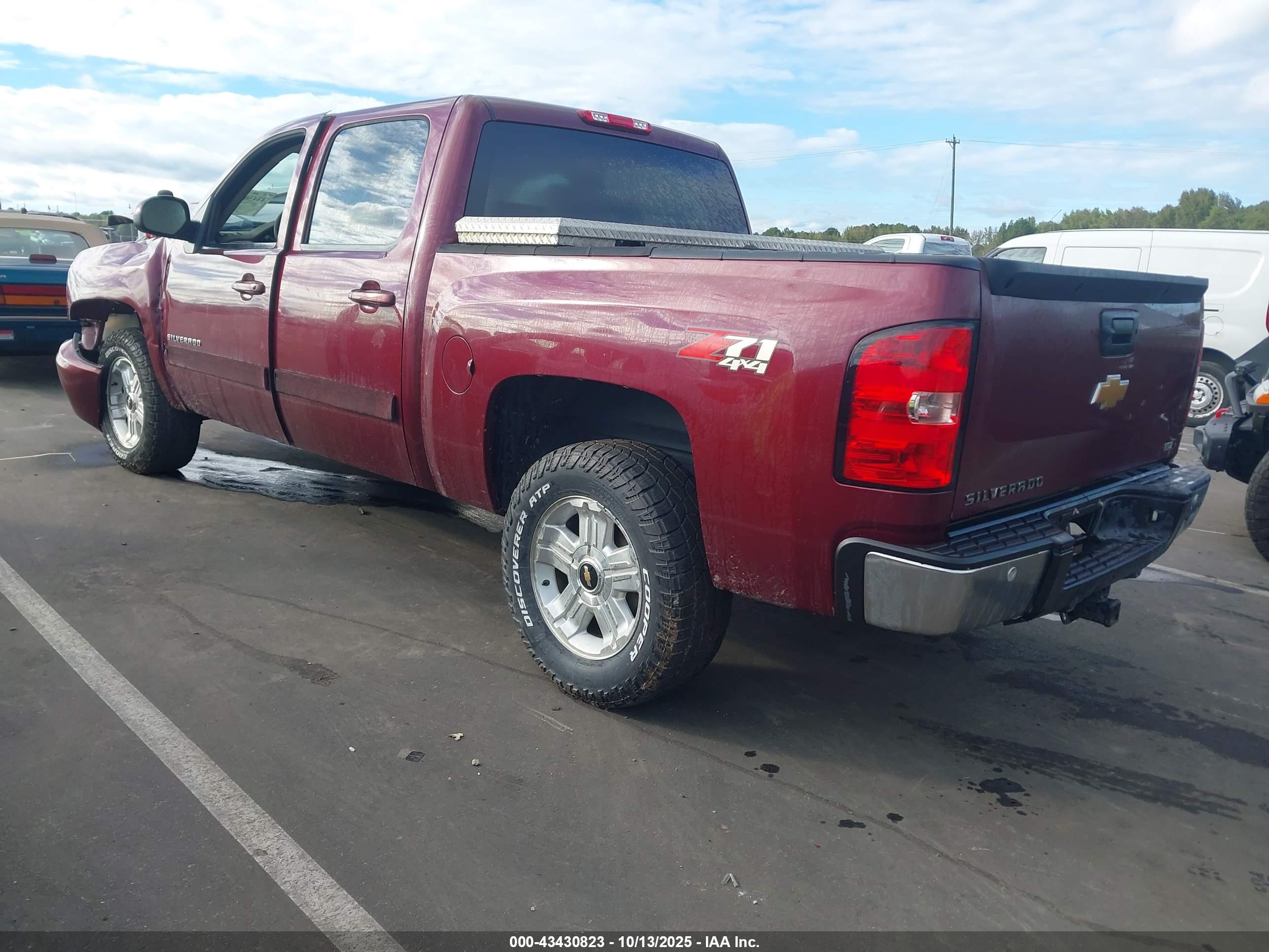 CHEVROLET SILVERADO image 3