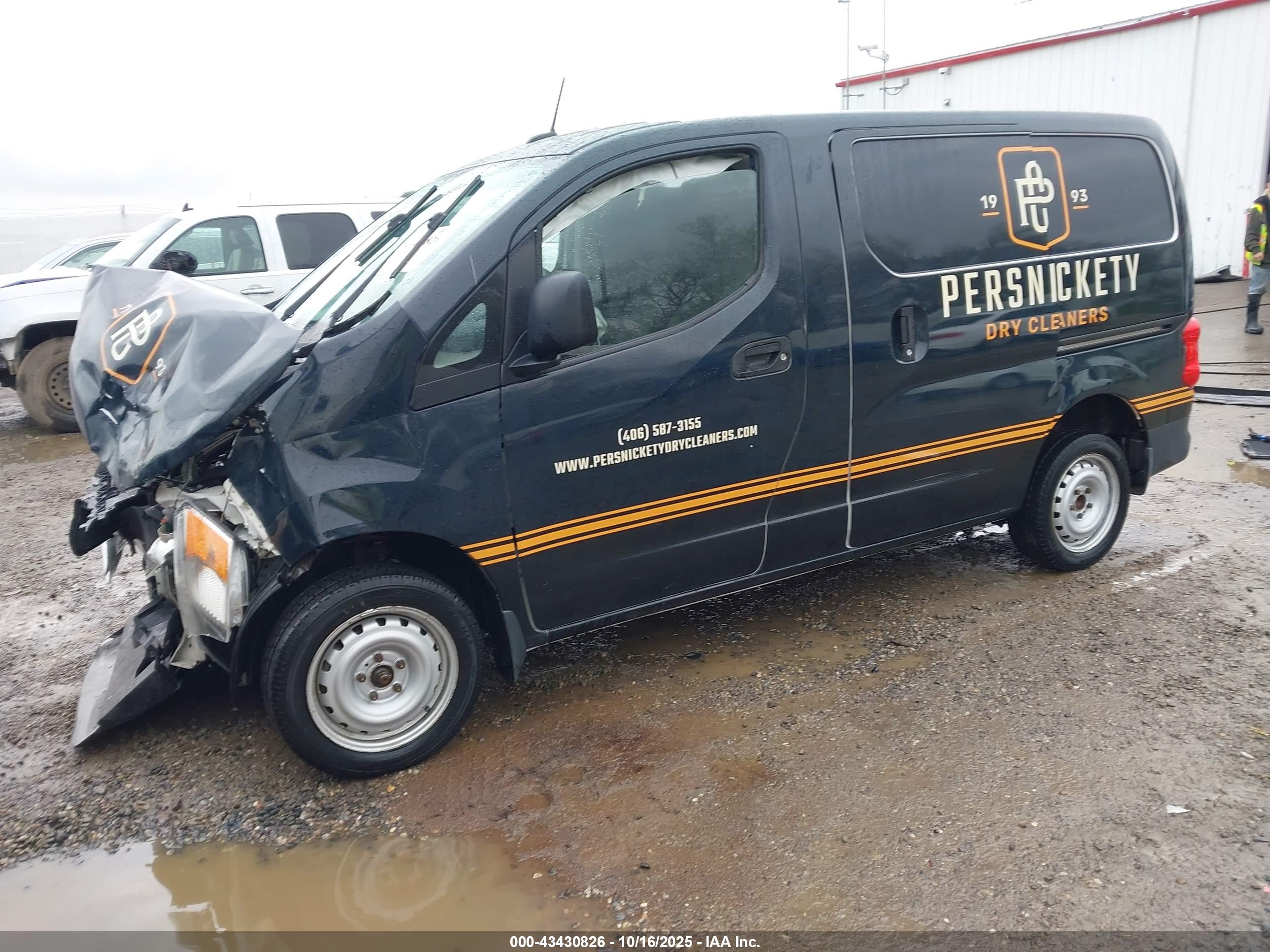 NISSAN NV200 image 2