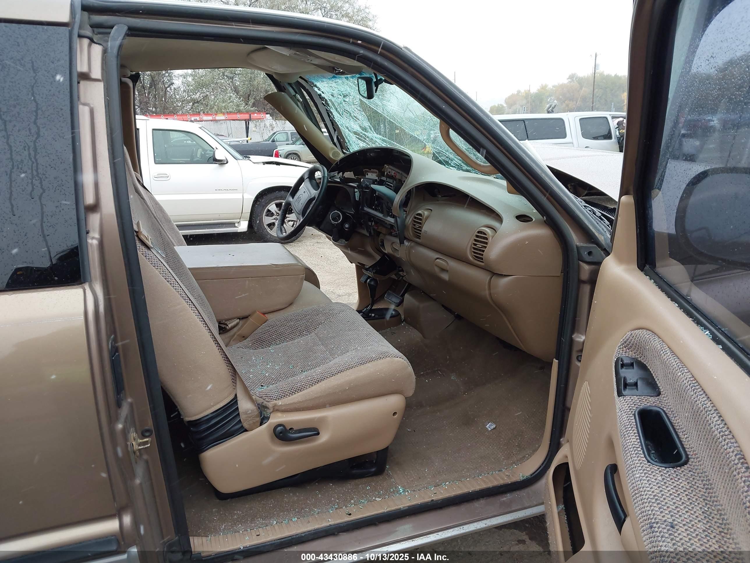 DODGE RAM image 5